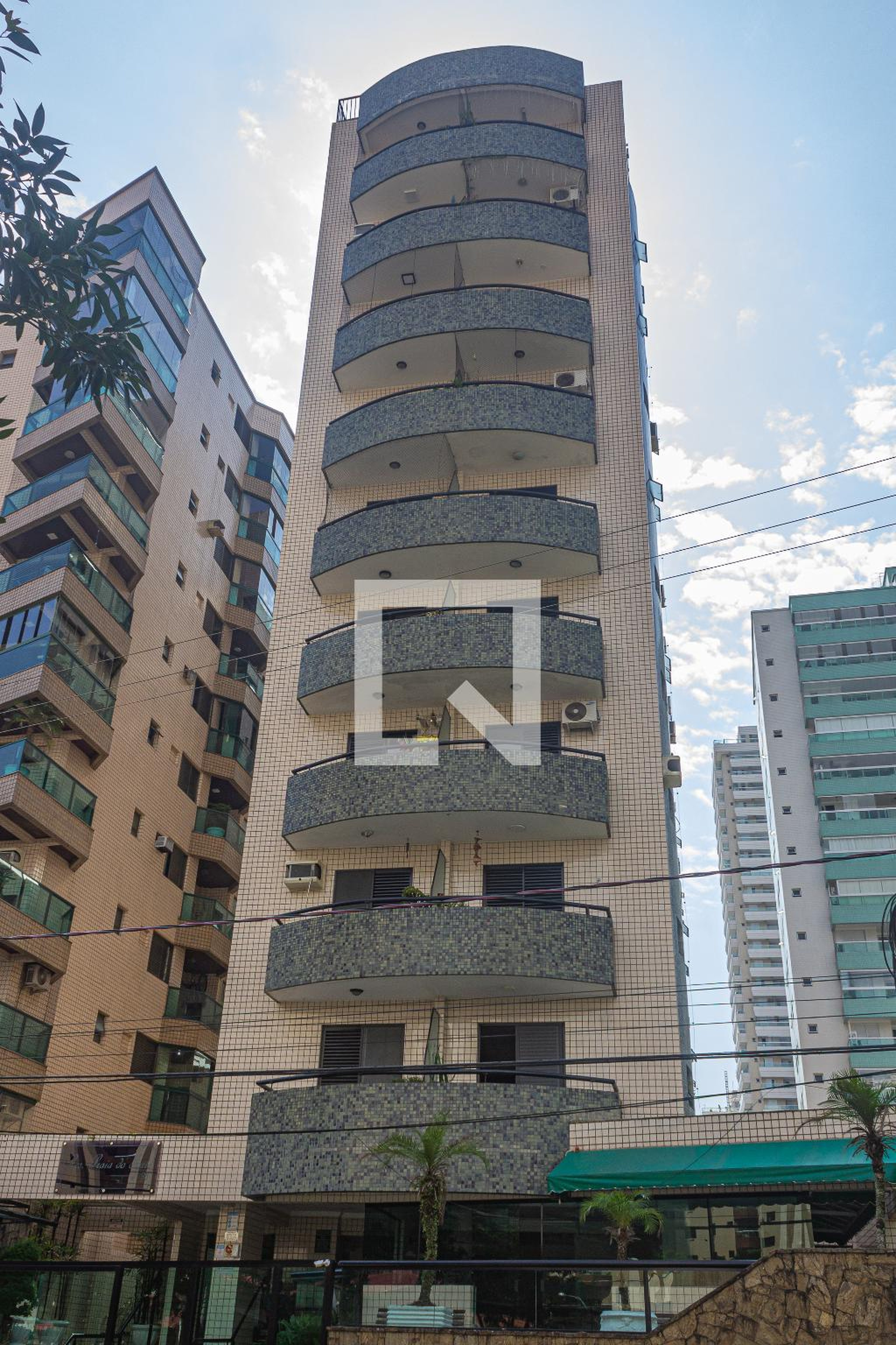 Fachada Condomínio em Avenida Marechal Mallet, 96