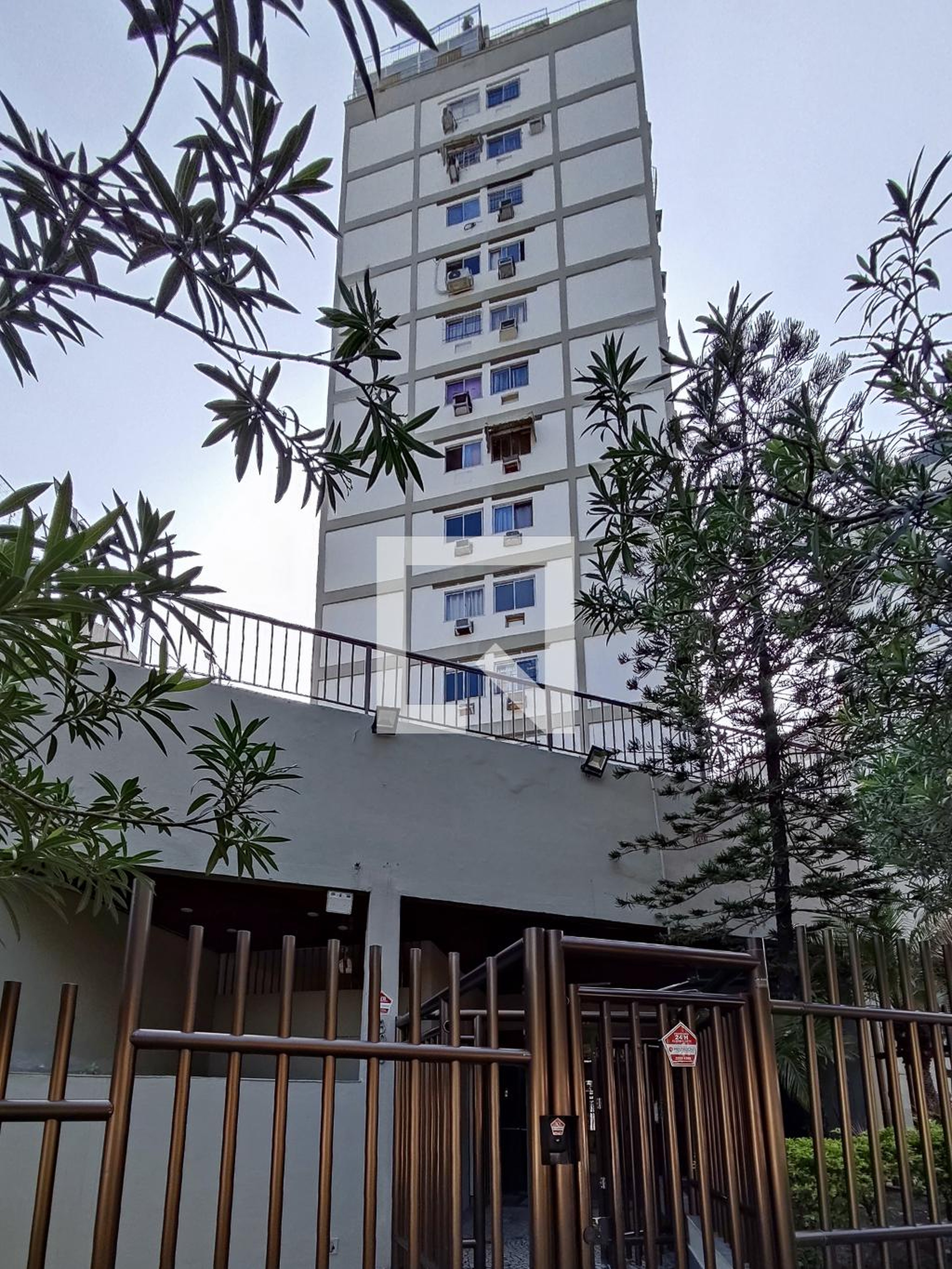 Fachada do Prédio Condomínio Los Angeles