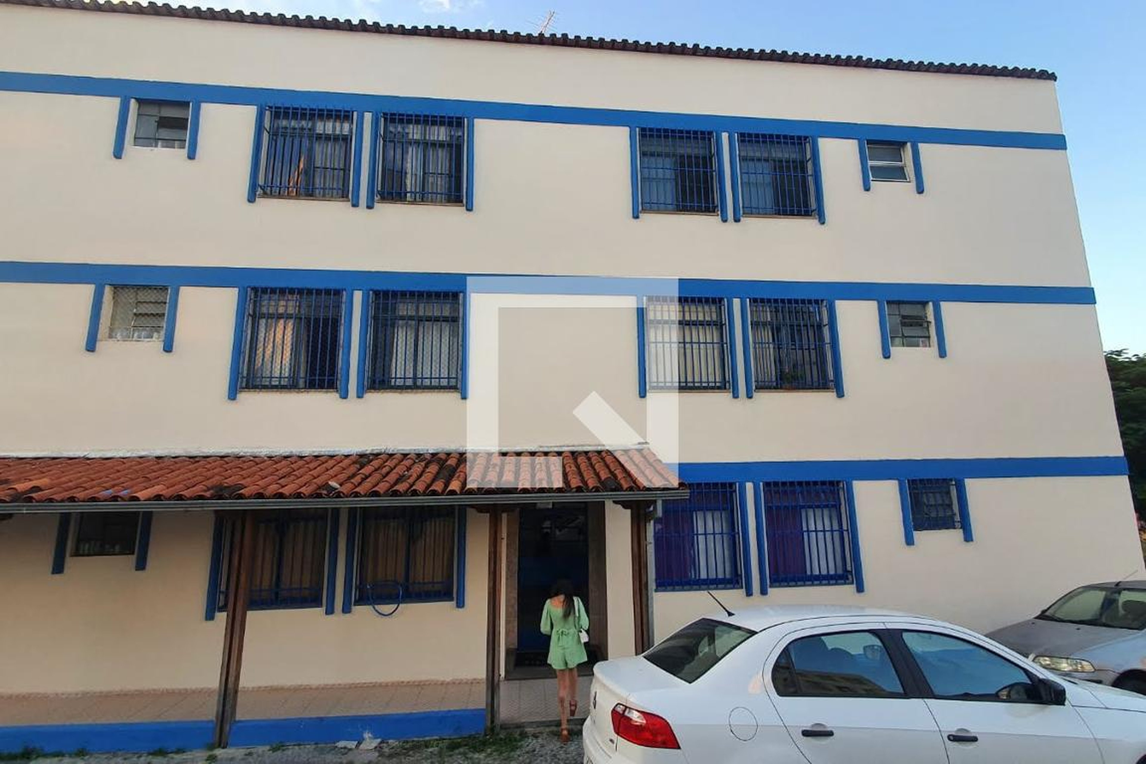 Fachada Condomínio em Rua Hildebrando de Oliveira, 552