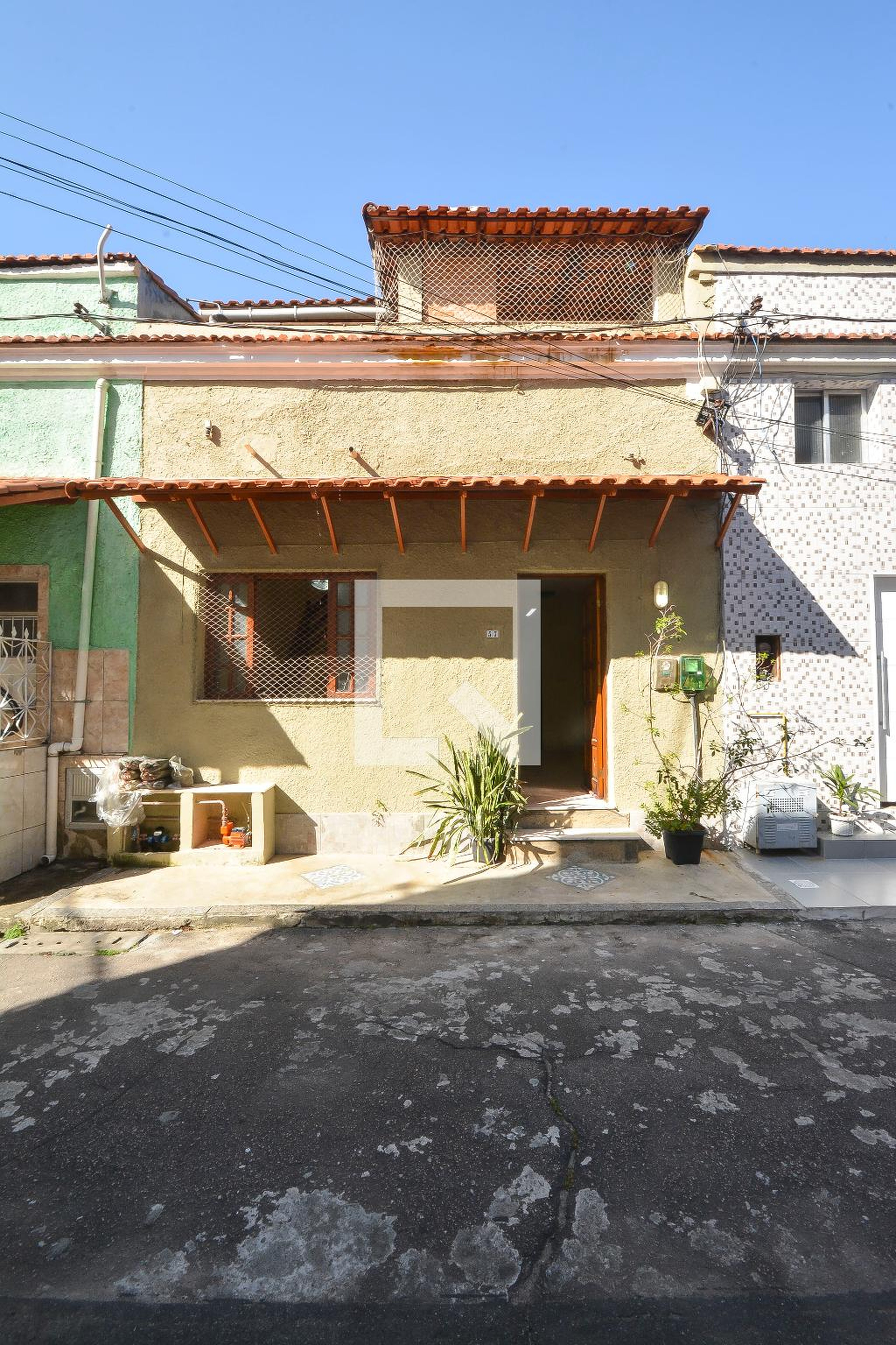 Fachada Condomínio em Rua Professor Clementino Fraga, 63