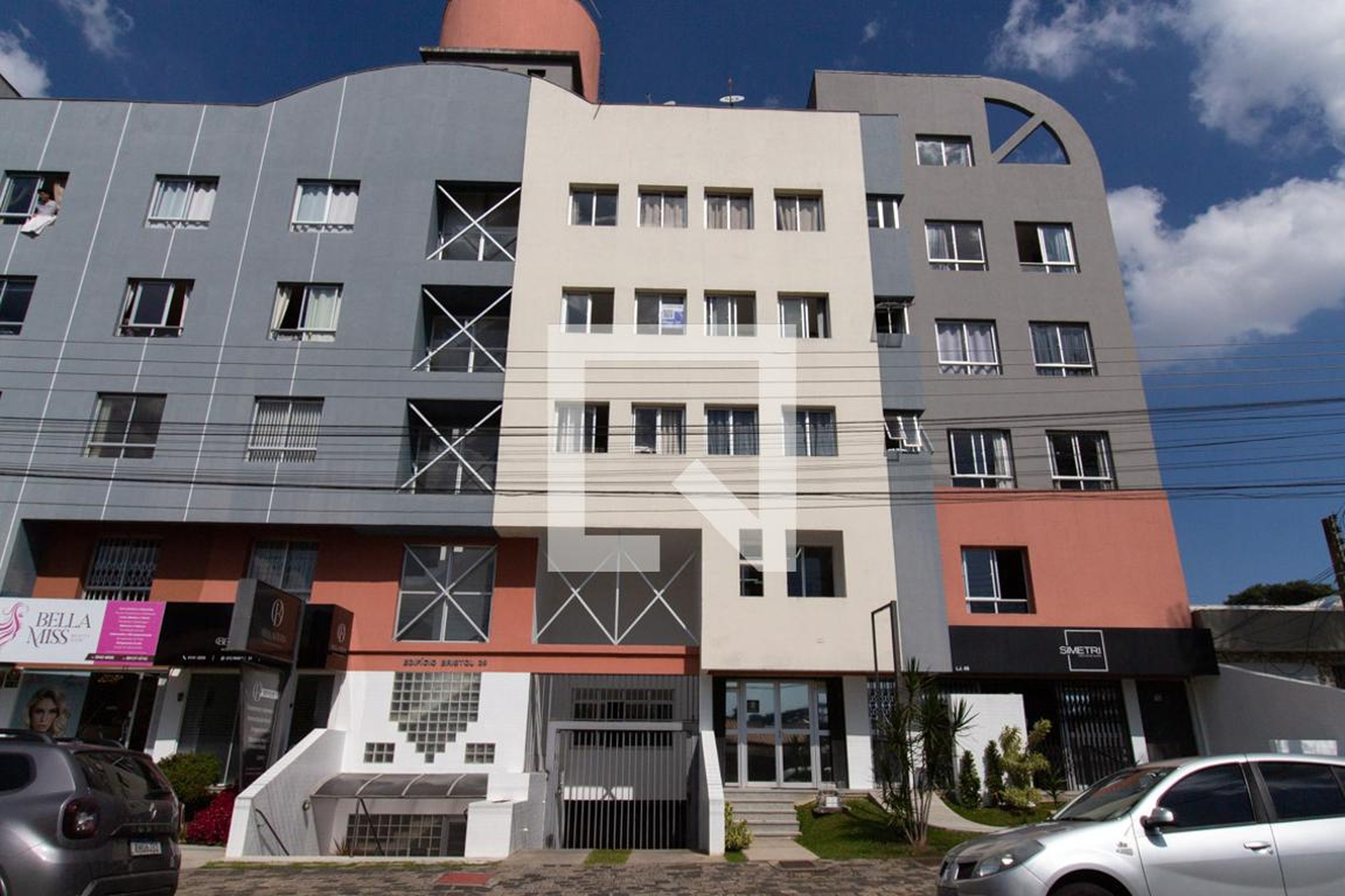 Fachada do Condomínio Condomínio em Rua Júlio Eduardo Gineste, 29