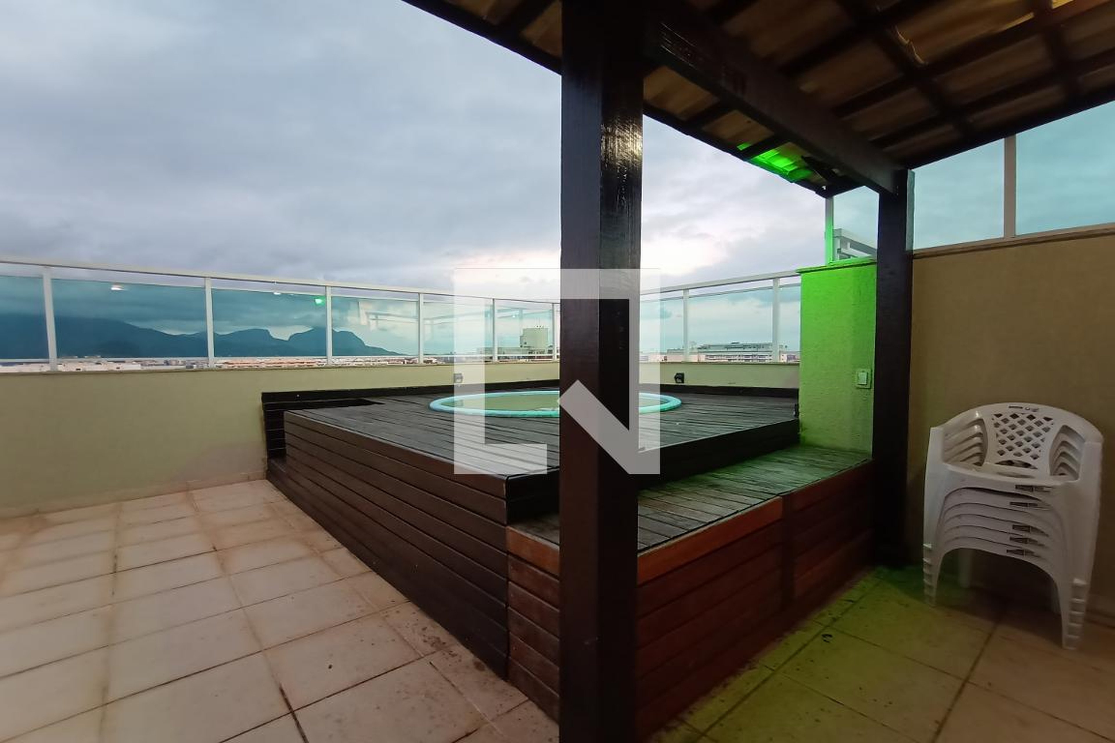 Piscina Coberta - Estrelas