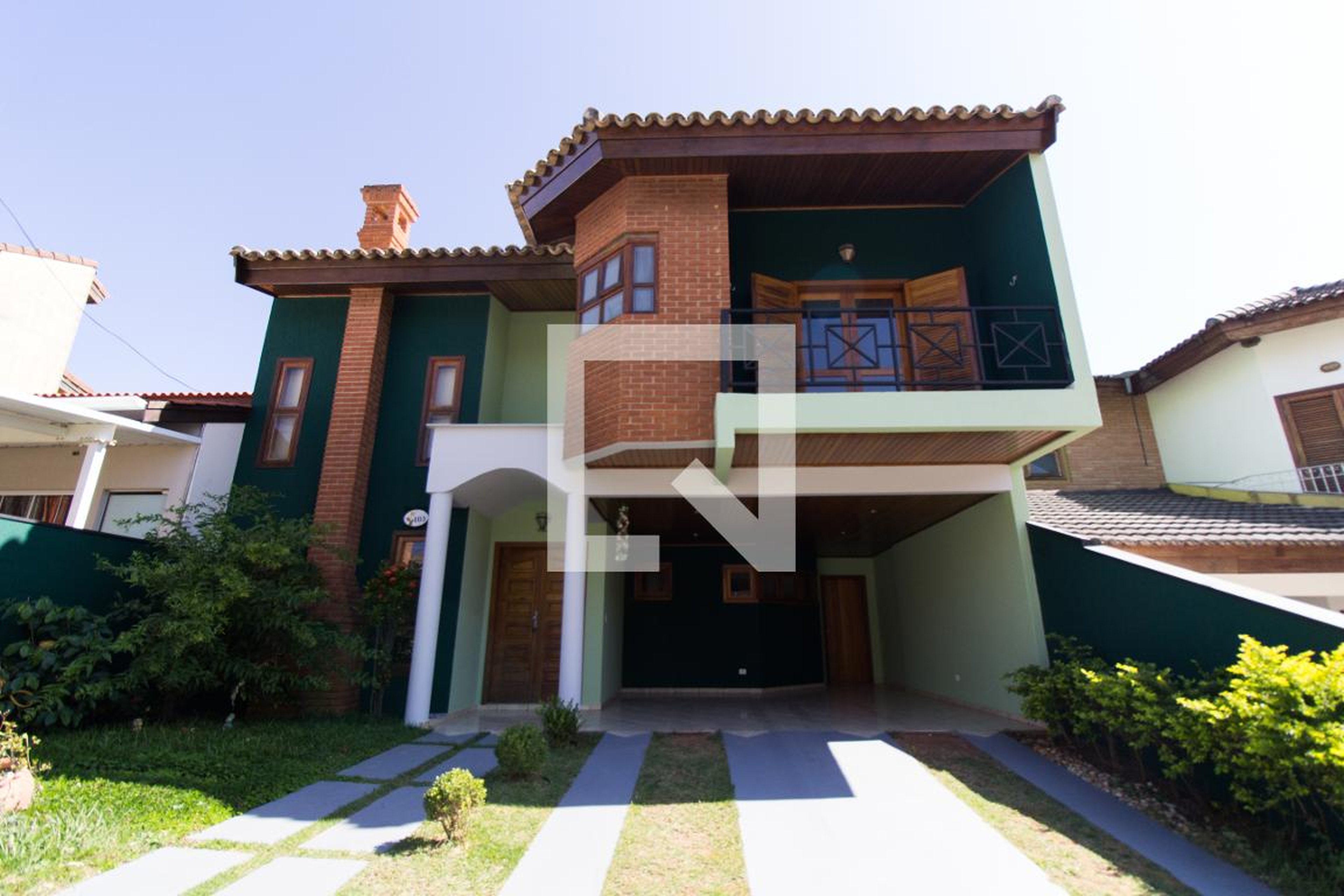 Fachada Condomínio em Rua Hosmar Dahir, 40