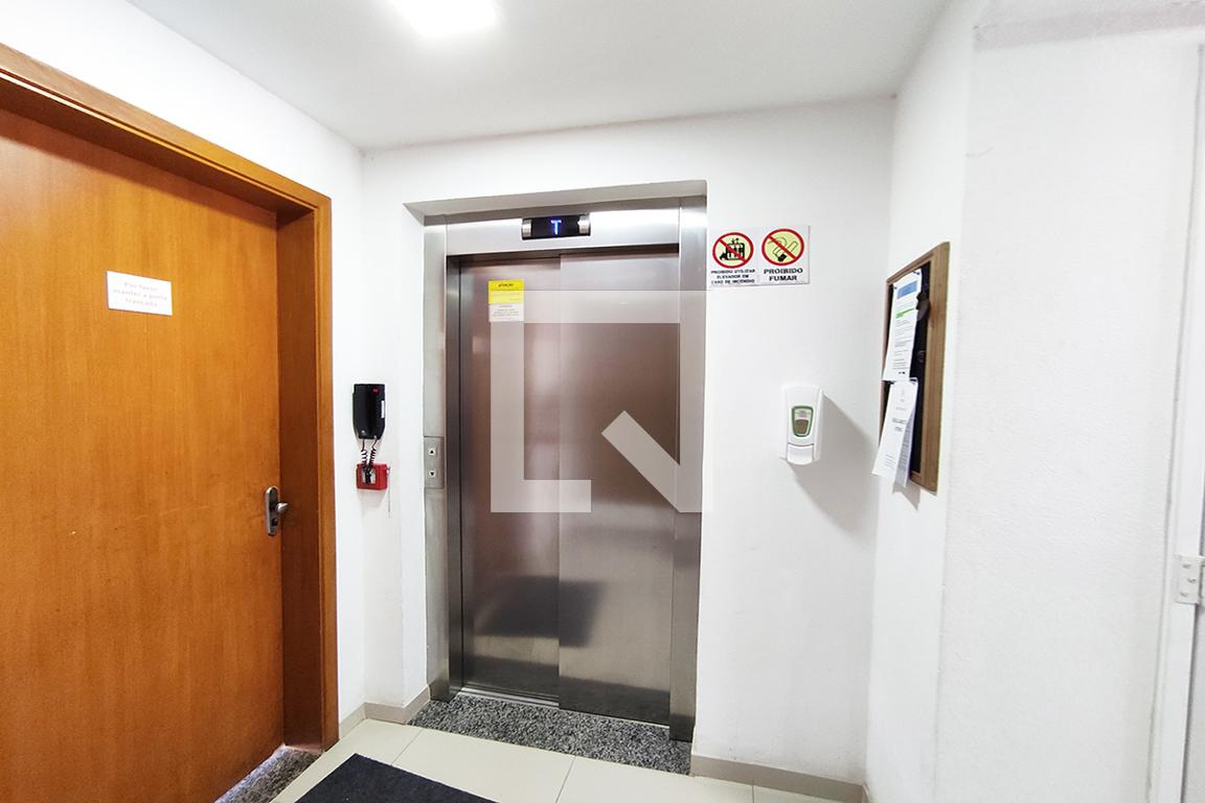 Elevador - Edifício Residencial Bento Gonçalves