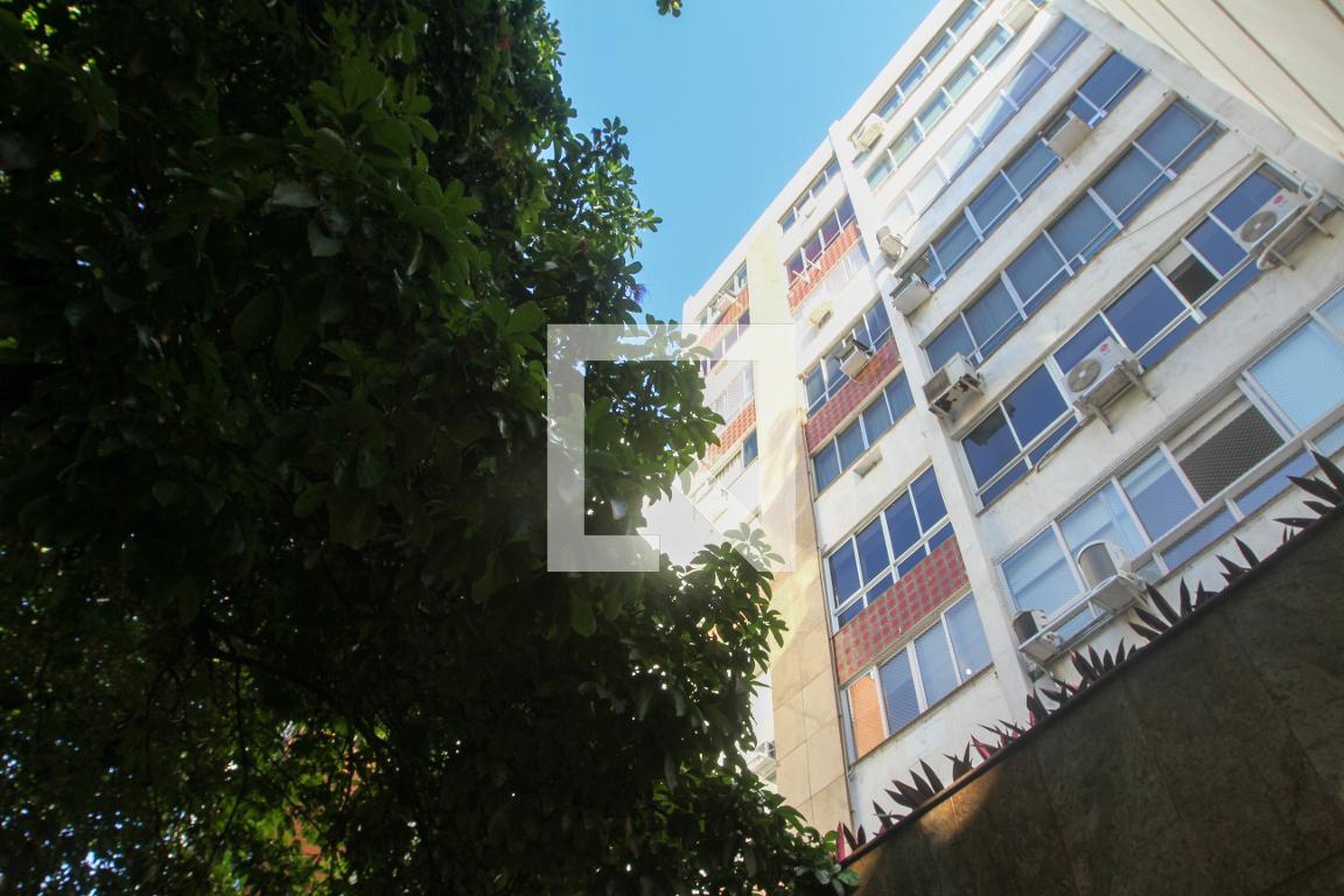 Fachada do Prédio Condomínio Irma