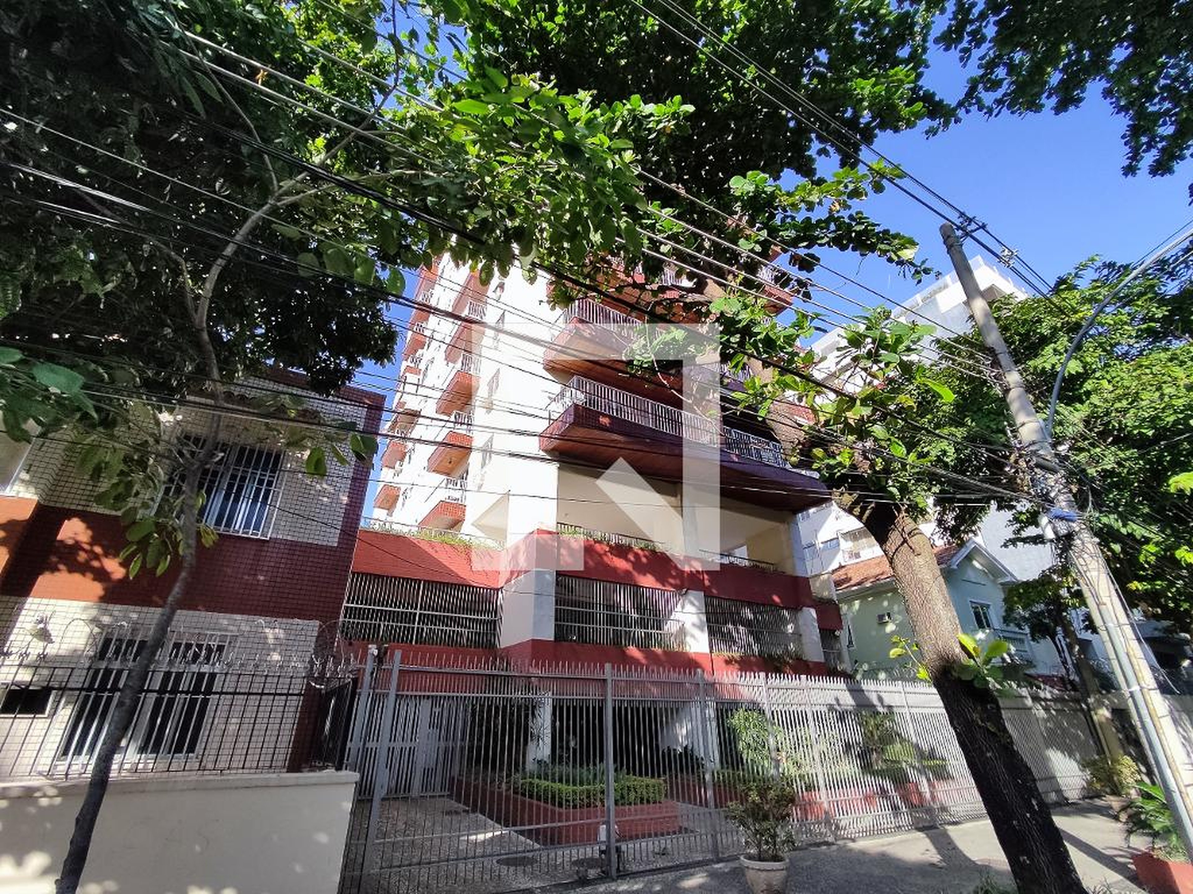 Fachada do Prédio Condomínio Monique