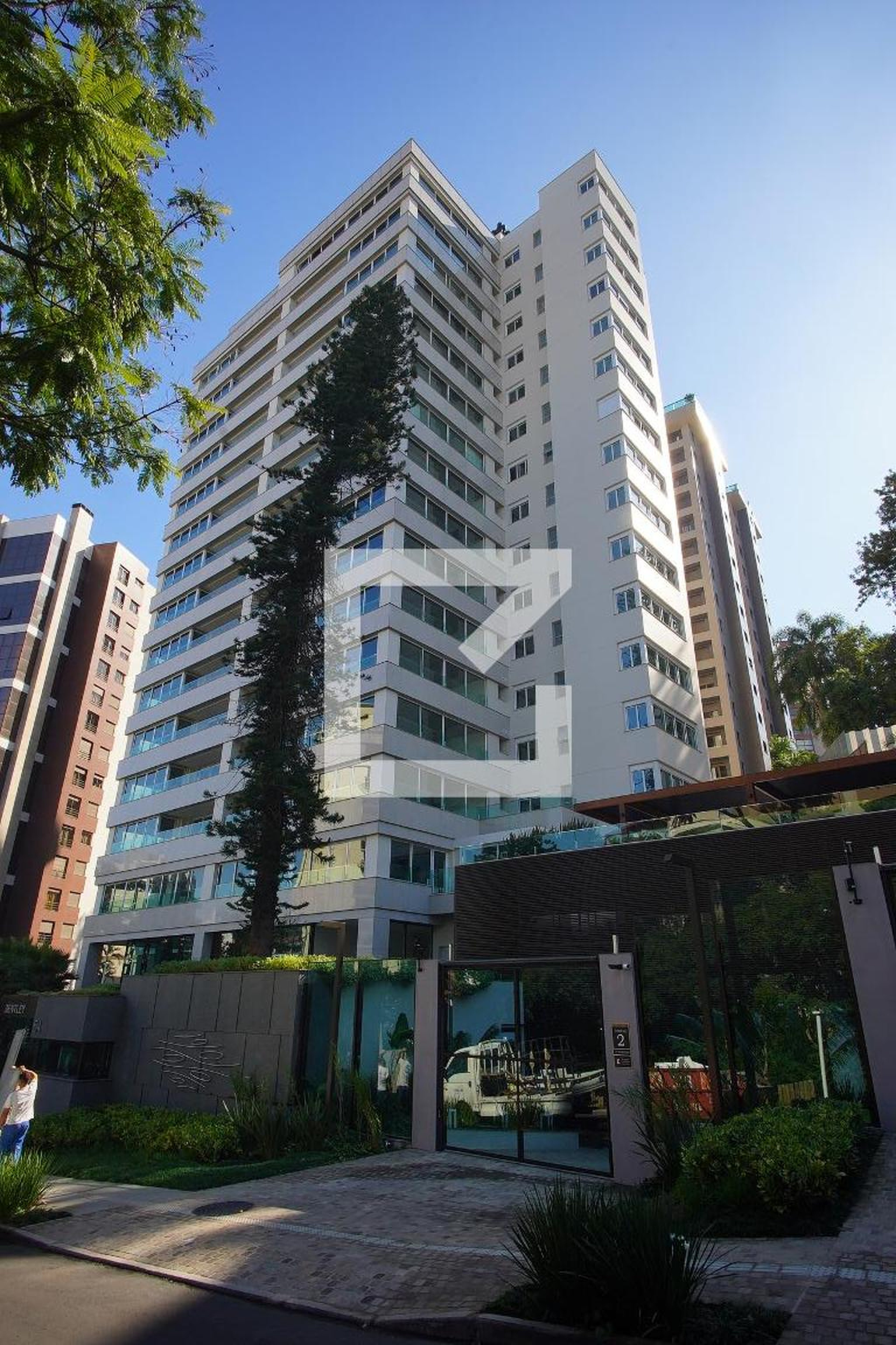 Fachada do Condomínio Condomínio Bentley