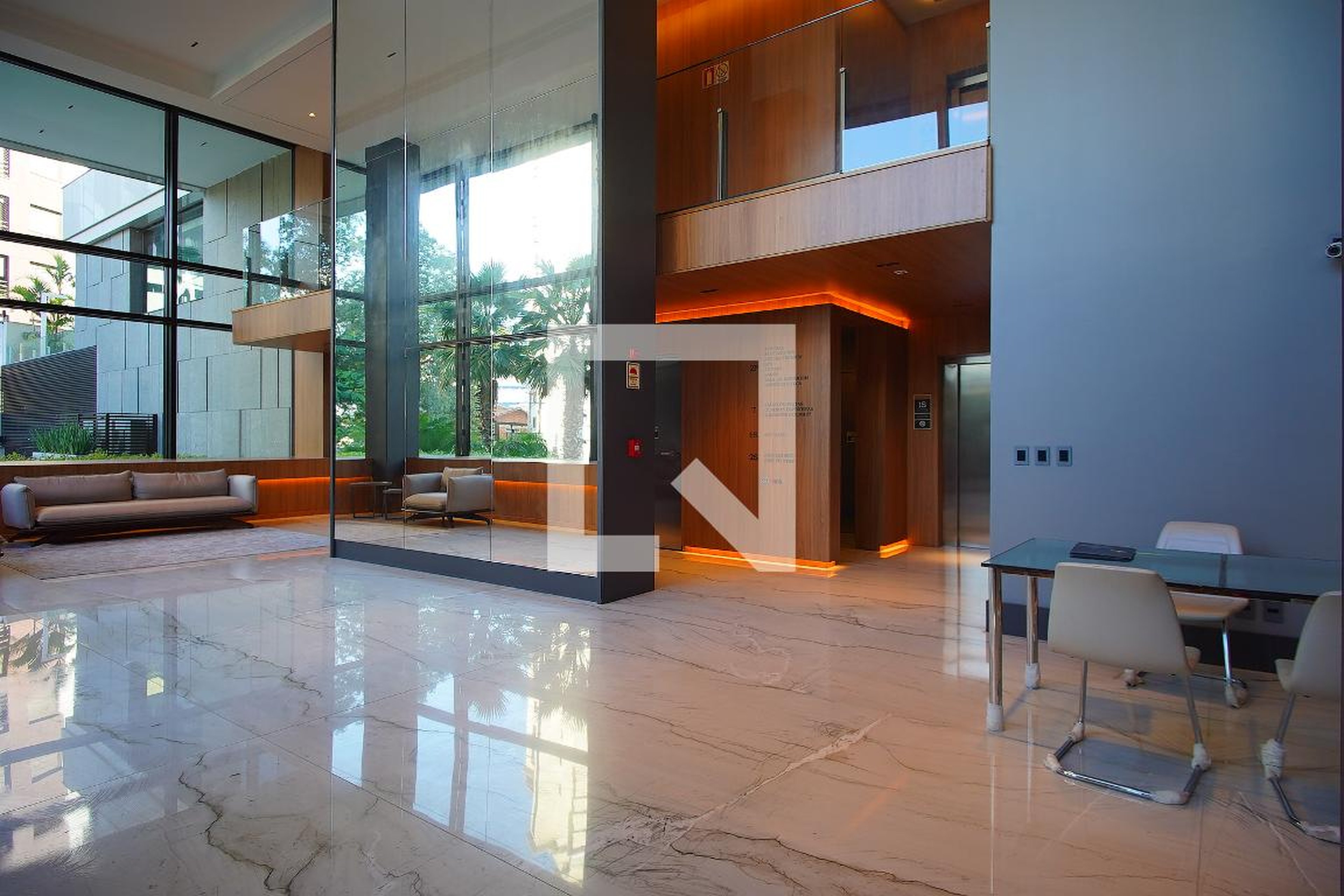 Hall de Entrada - Bentley