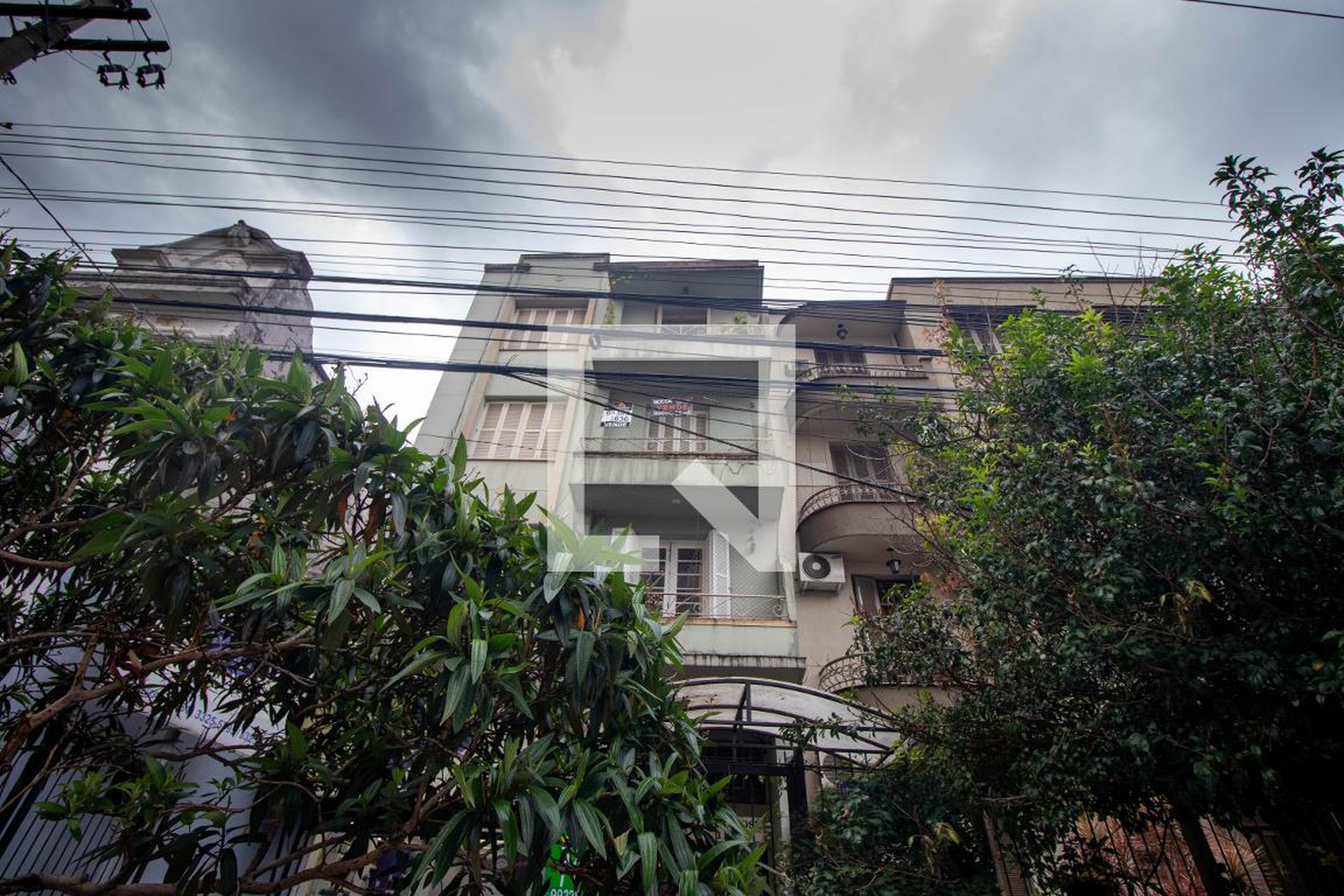Fachada Condomínio em Rua Coronel Bordini, 110