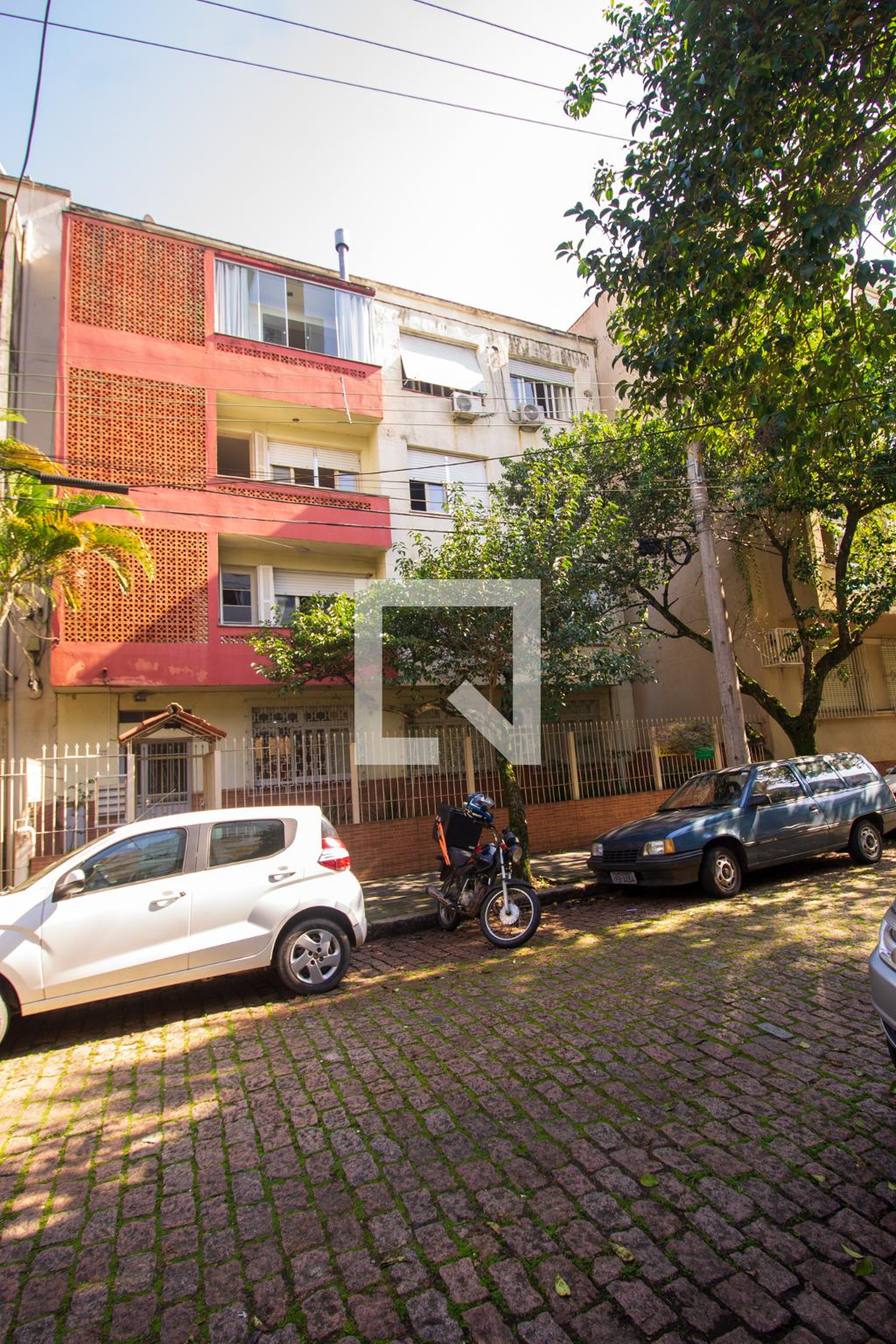 Fachada Condomínio em Travessa Ferreira de Abreu, 41