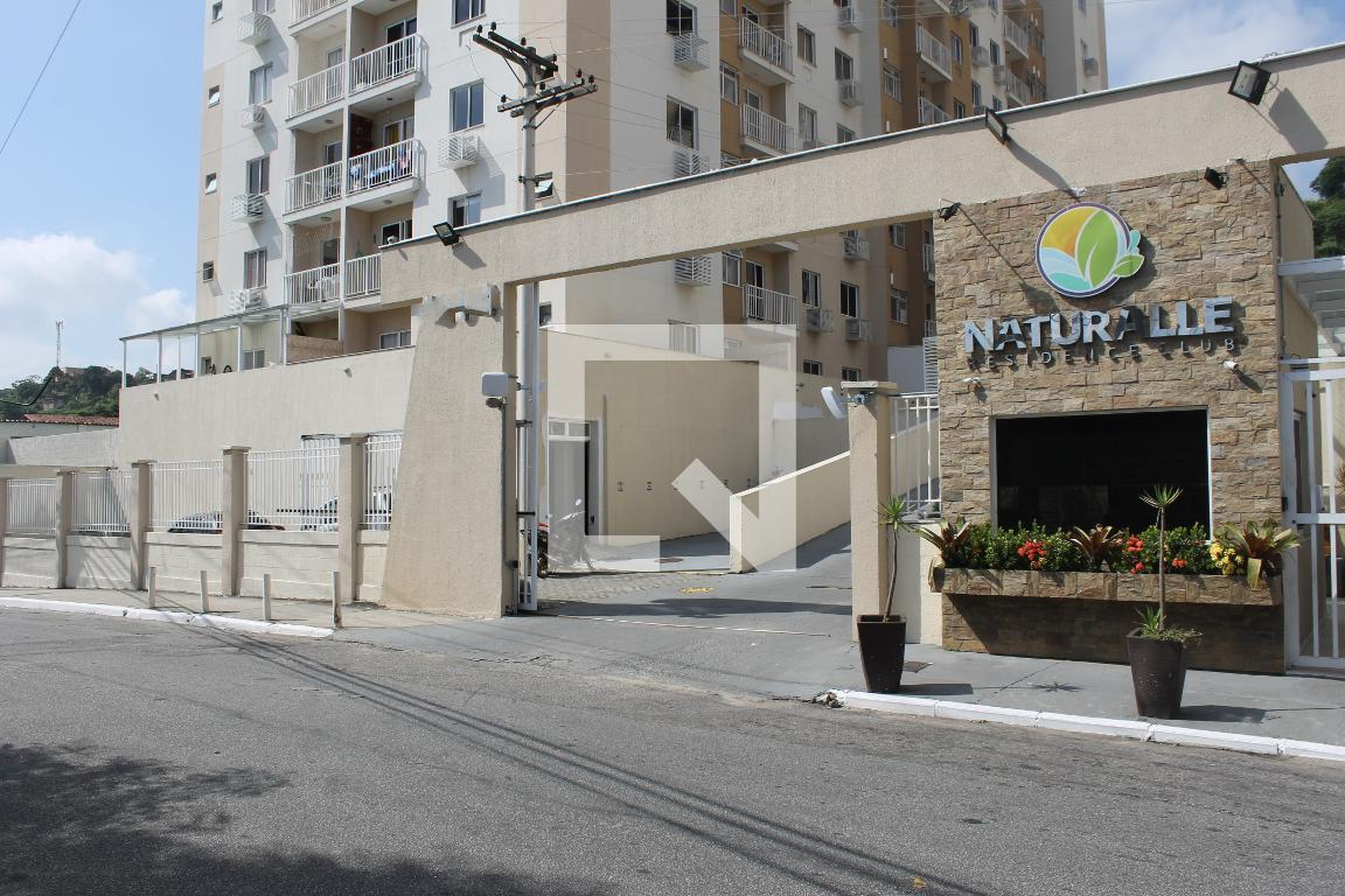 Fachada do Condomínio Condomínio Naturalle