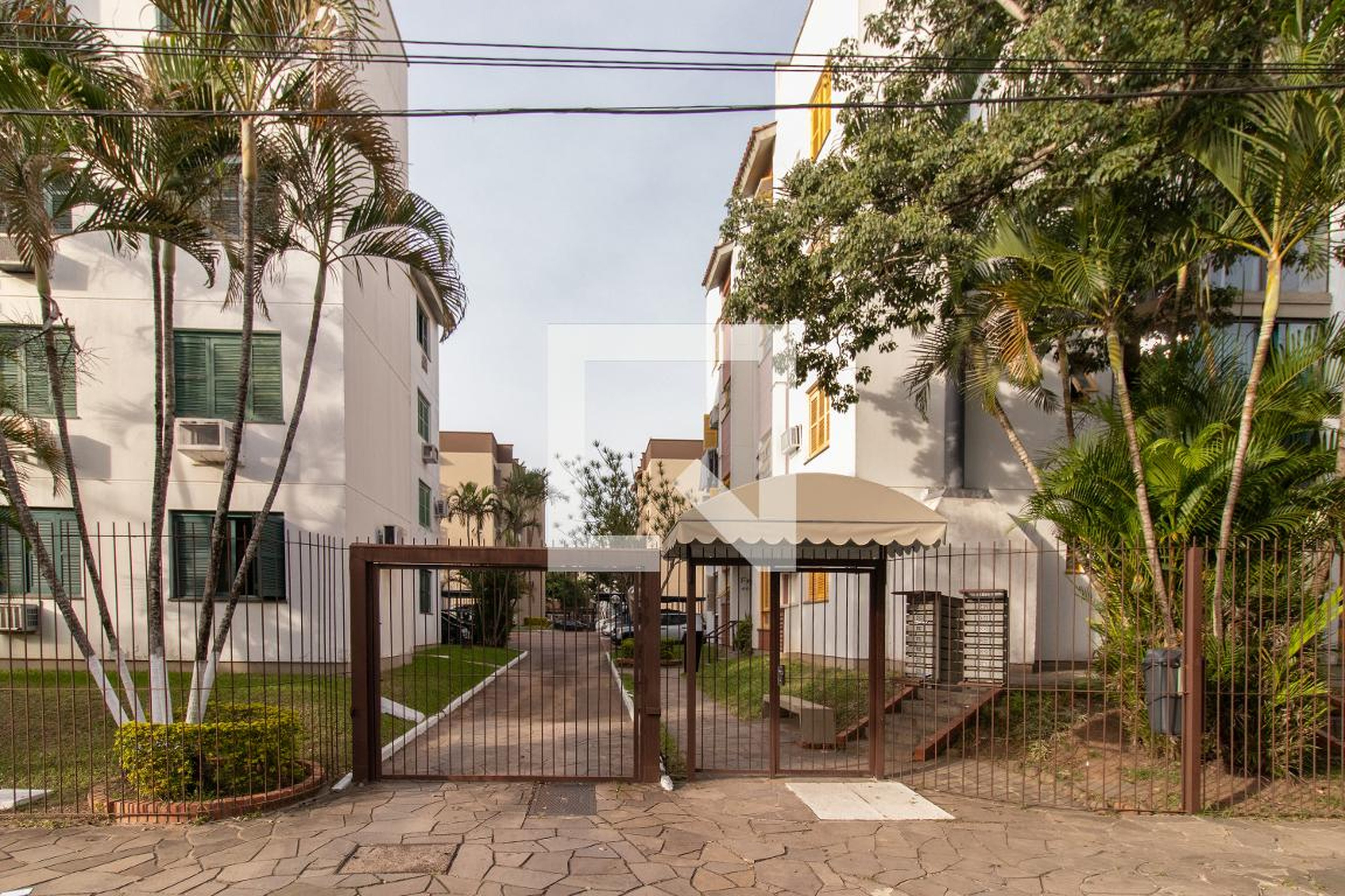 Fachada Condomínio em R. Rubem Antônio da Silva, 40