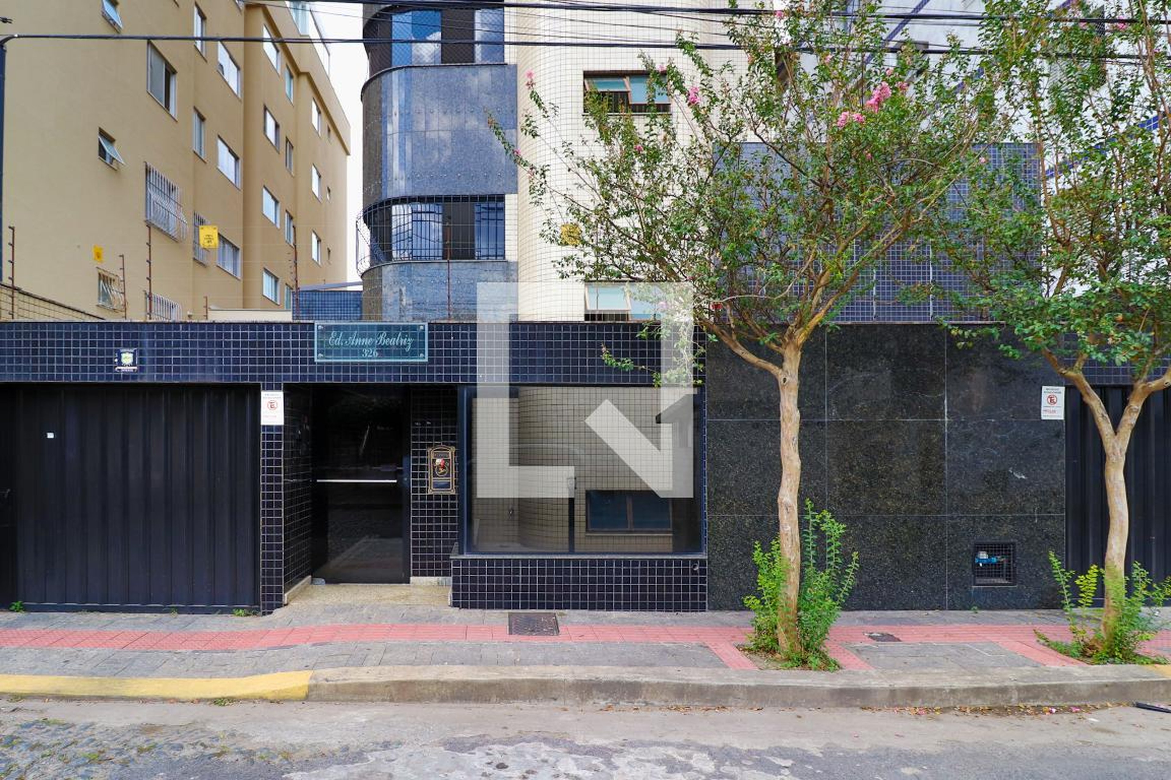 Fachada Edifício Anne Beatriz
