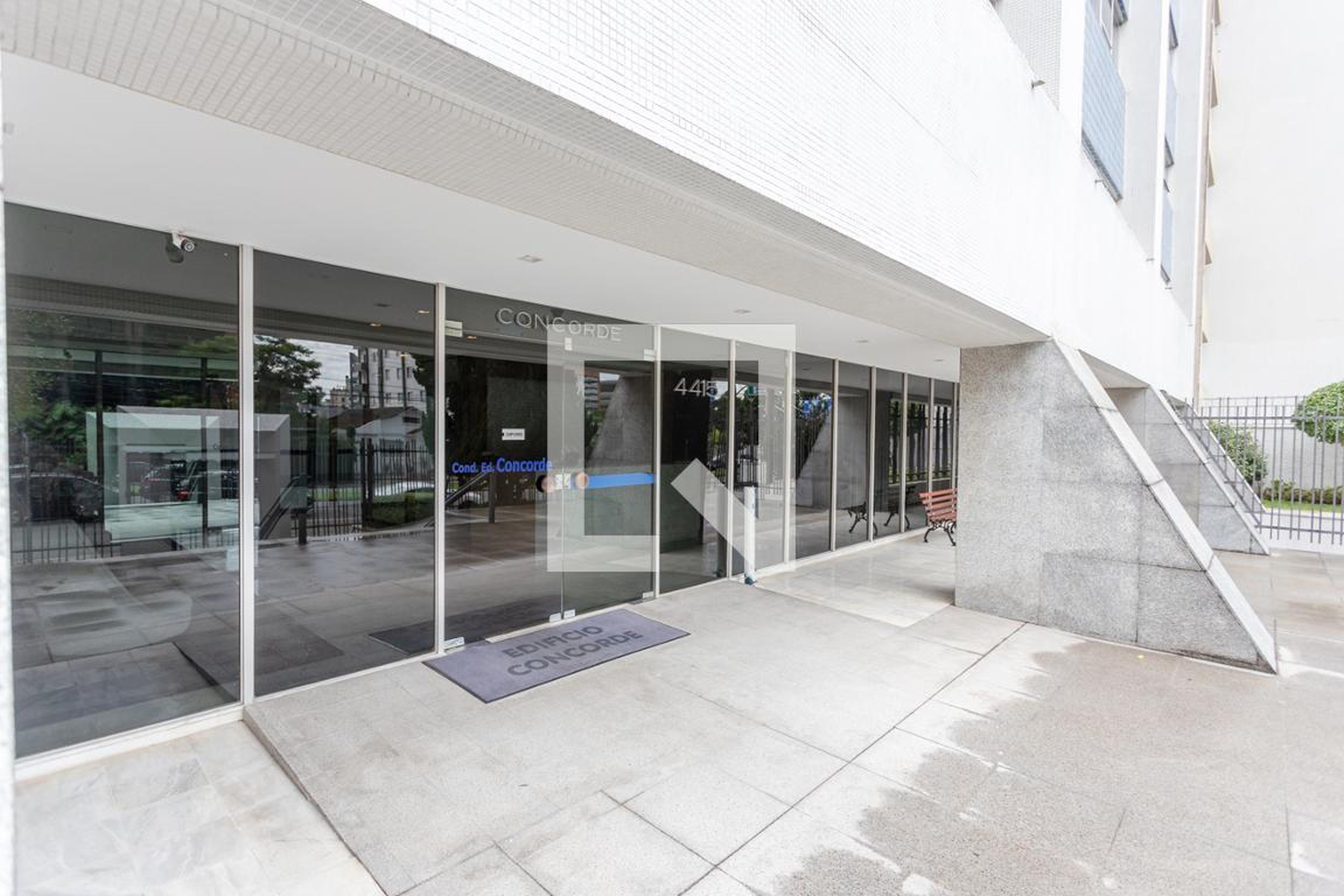 Fachada Condomínio em Avenida Visconde de Guarapuava, 4415