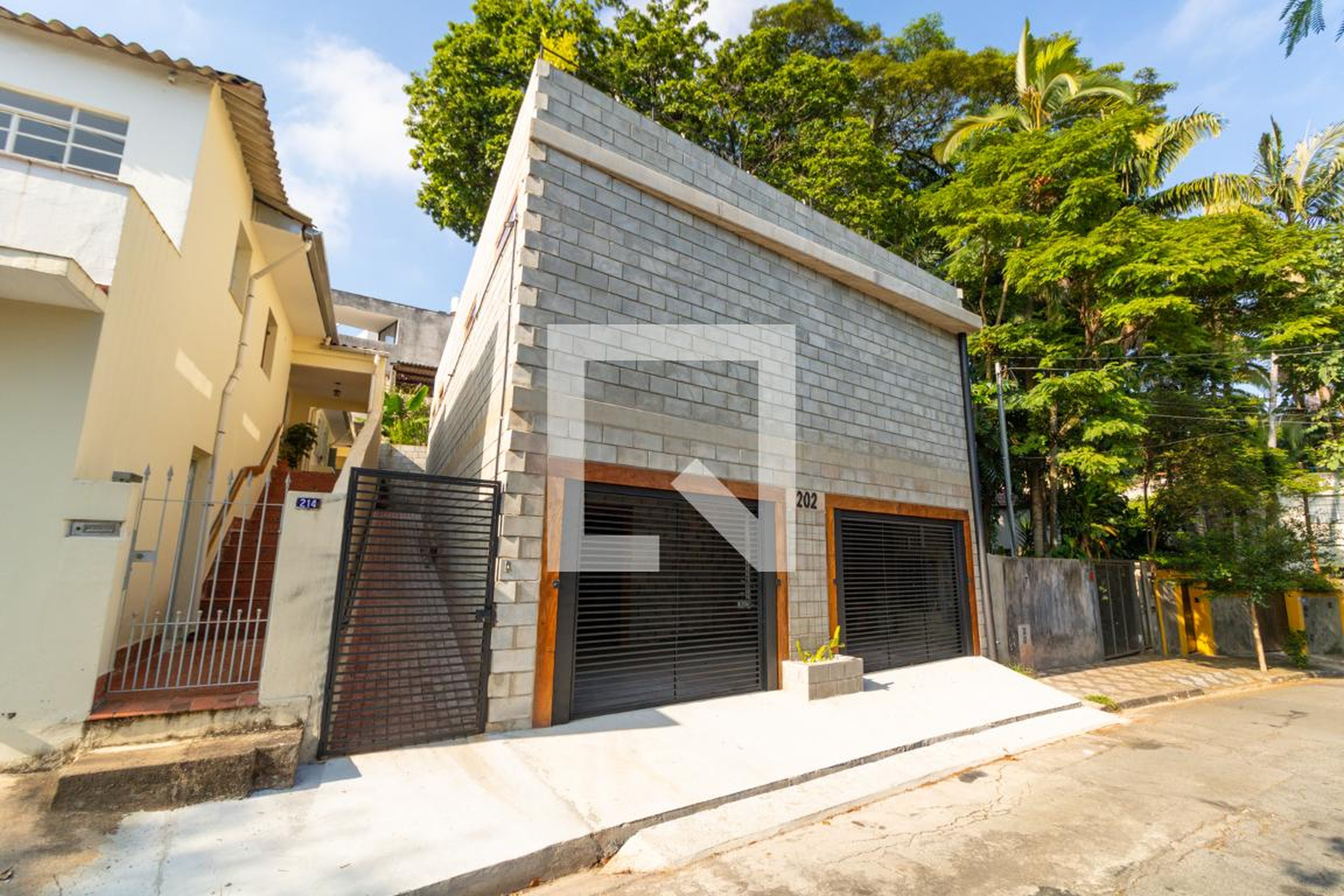 Fachada Condomínio Estudio Pau Brasil