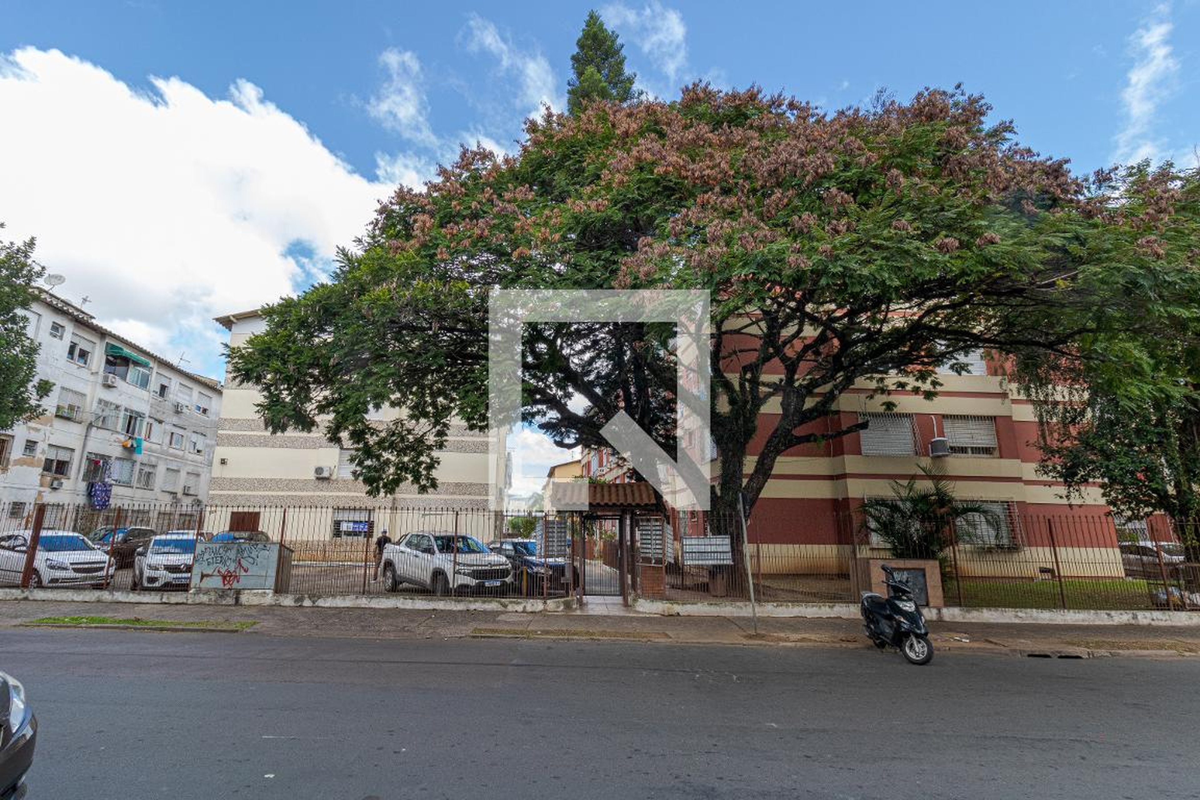Fachada do Condomínio Edifício Marilia