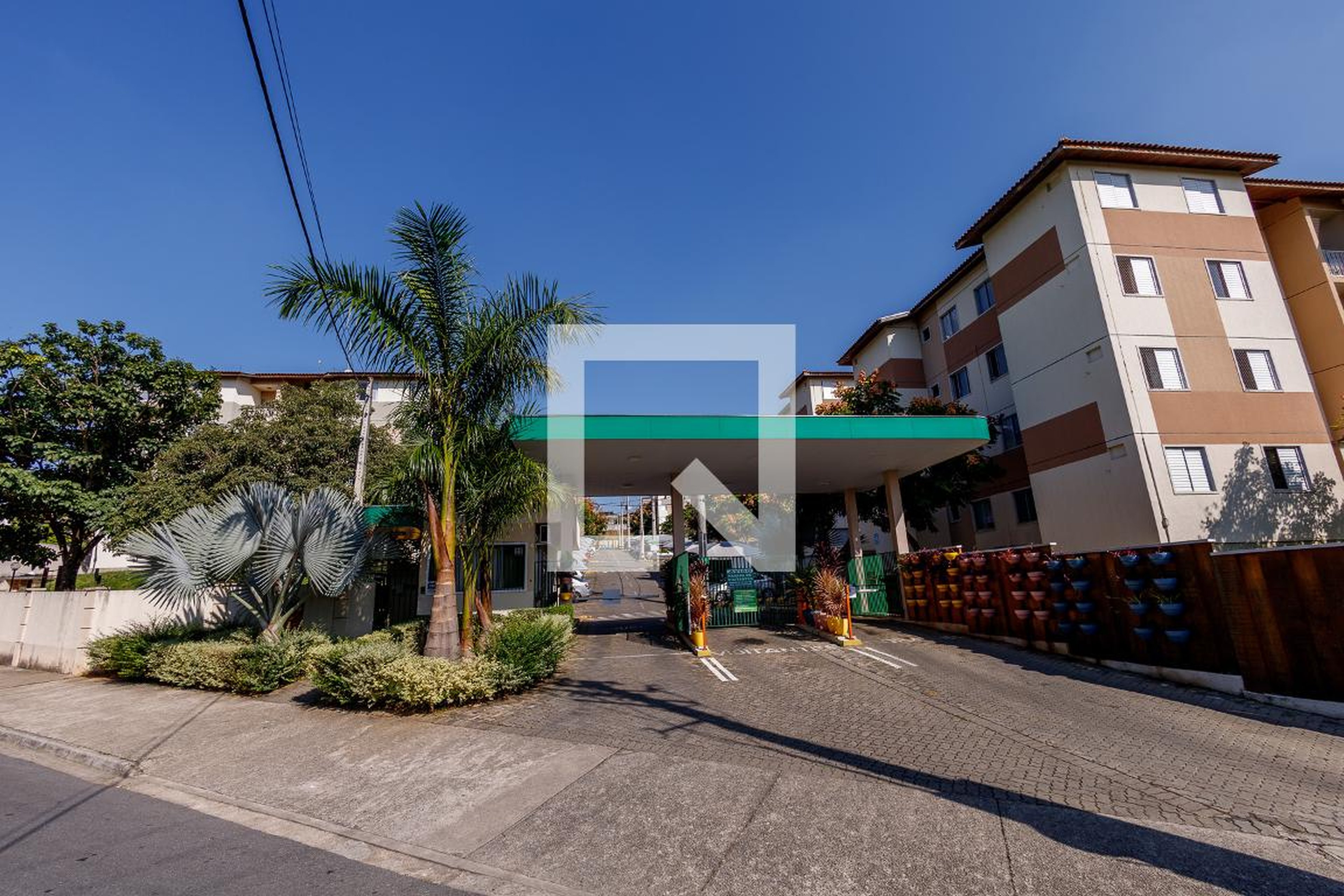 Entrada - Le Village 2