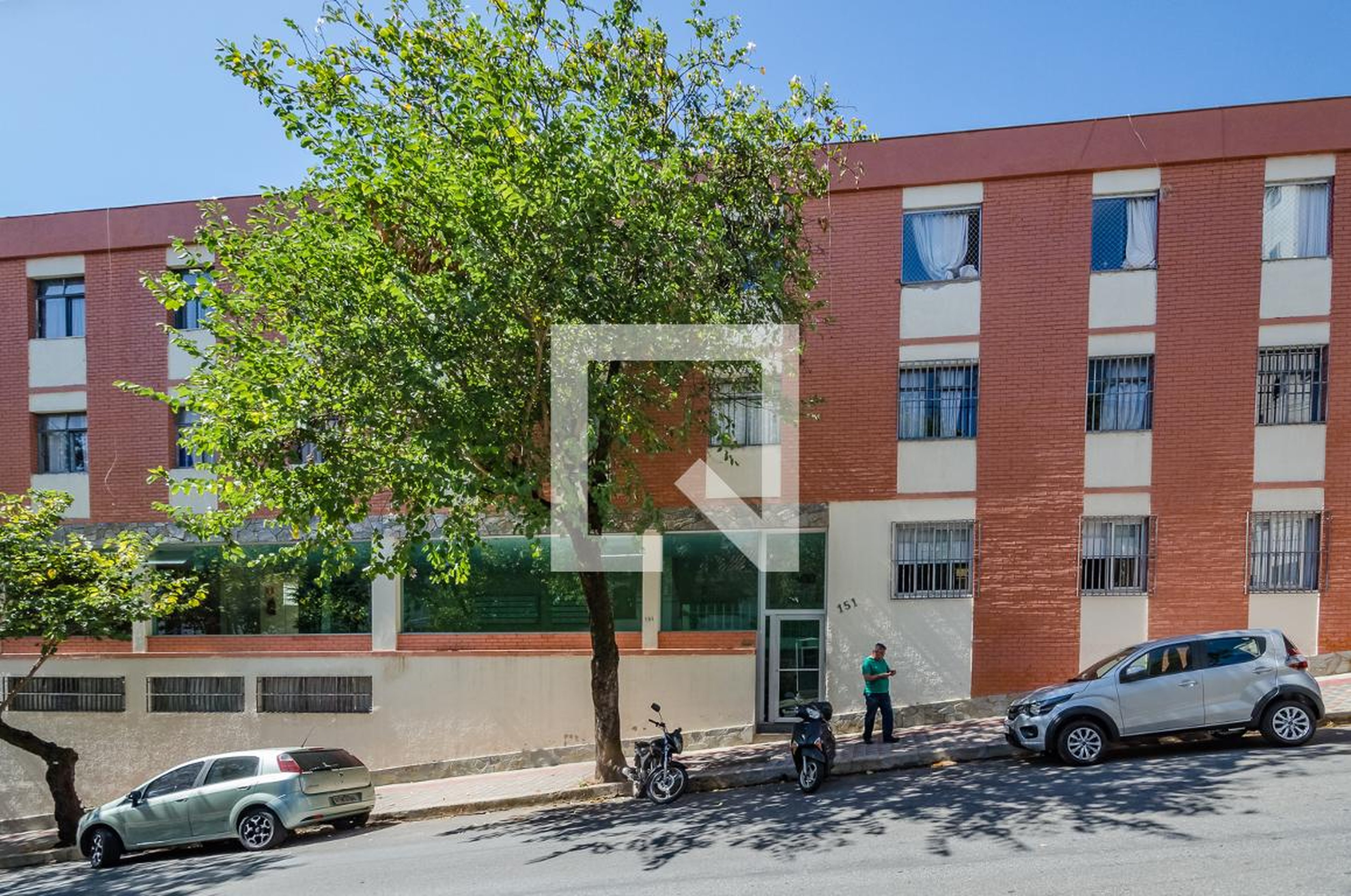 Fachada Condomínio em Rua Padre Francisco Arantes, 102