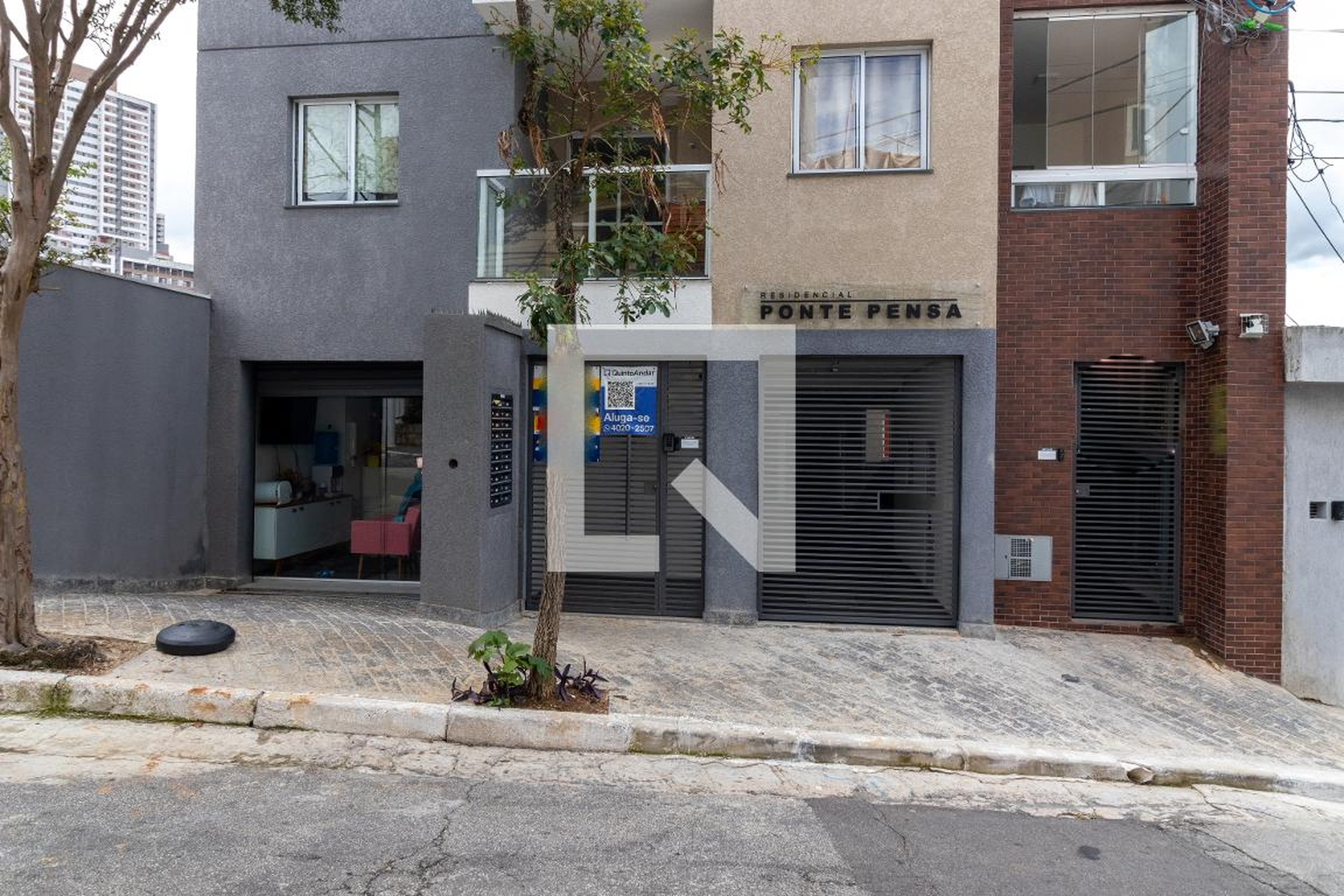Fachada do Condomínio Condomínio em Rua Ponte Pensa, 202