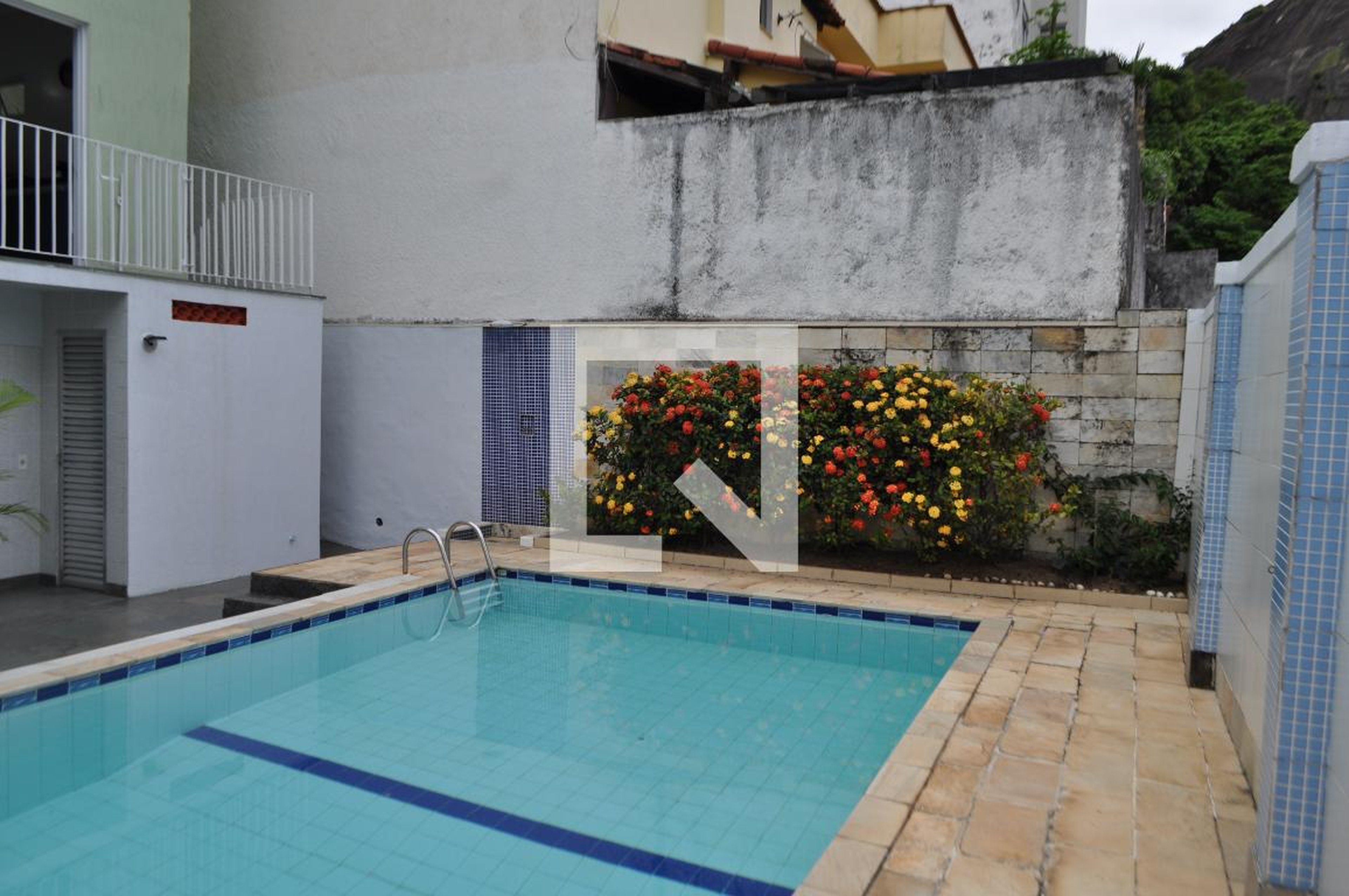 Piscina Condomínio Mirante do Sol