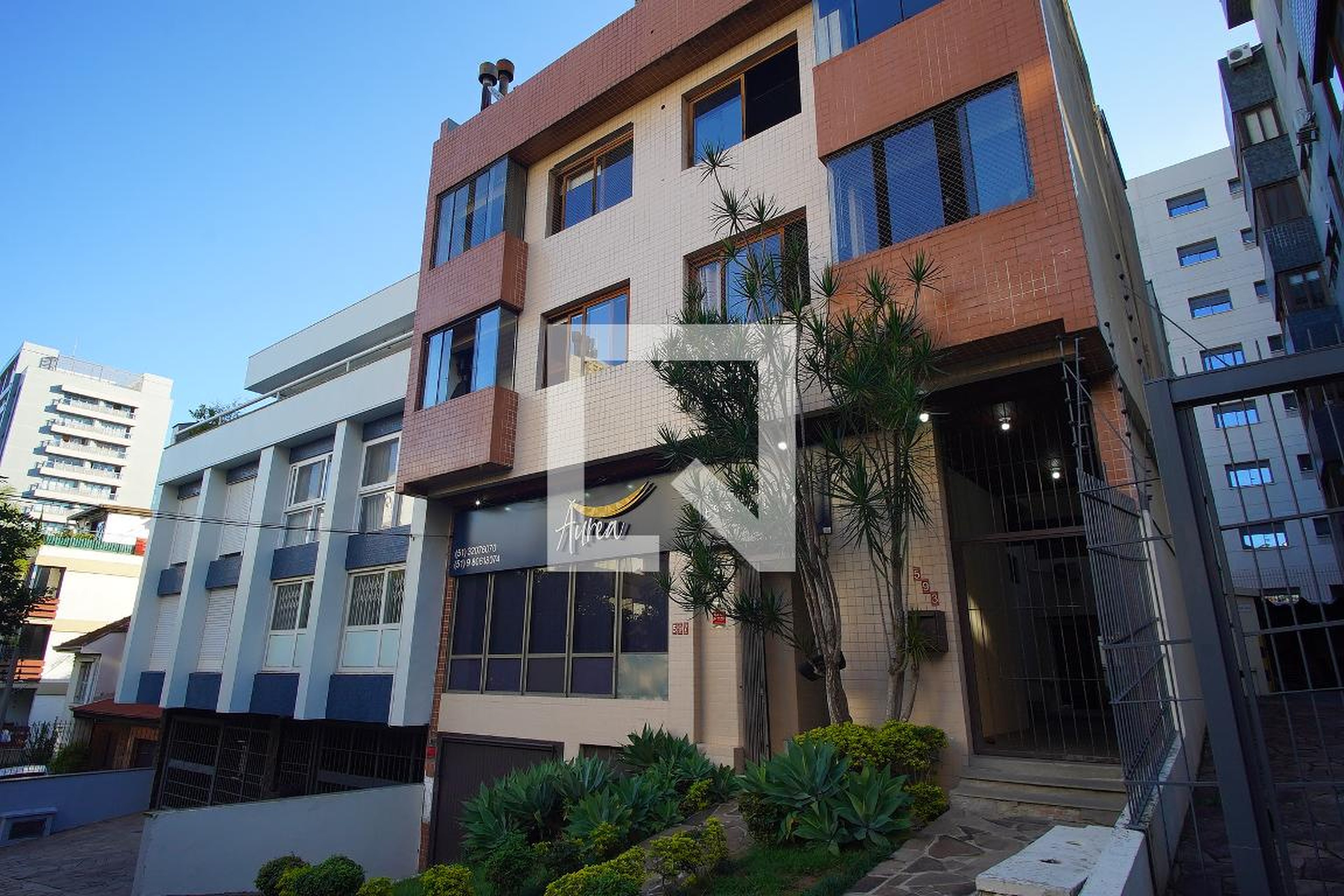 Fachada do Condomínio Edifício Primavera