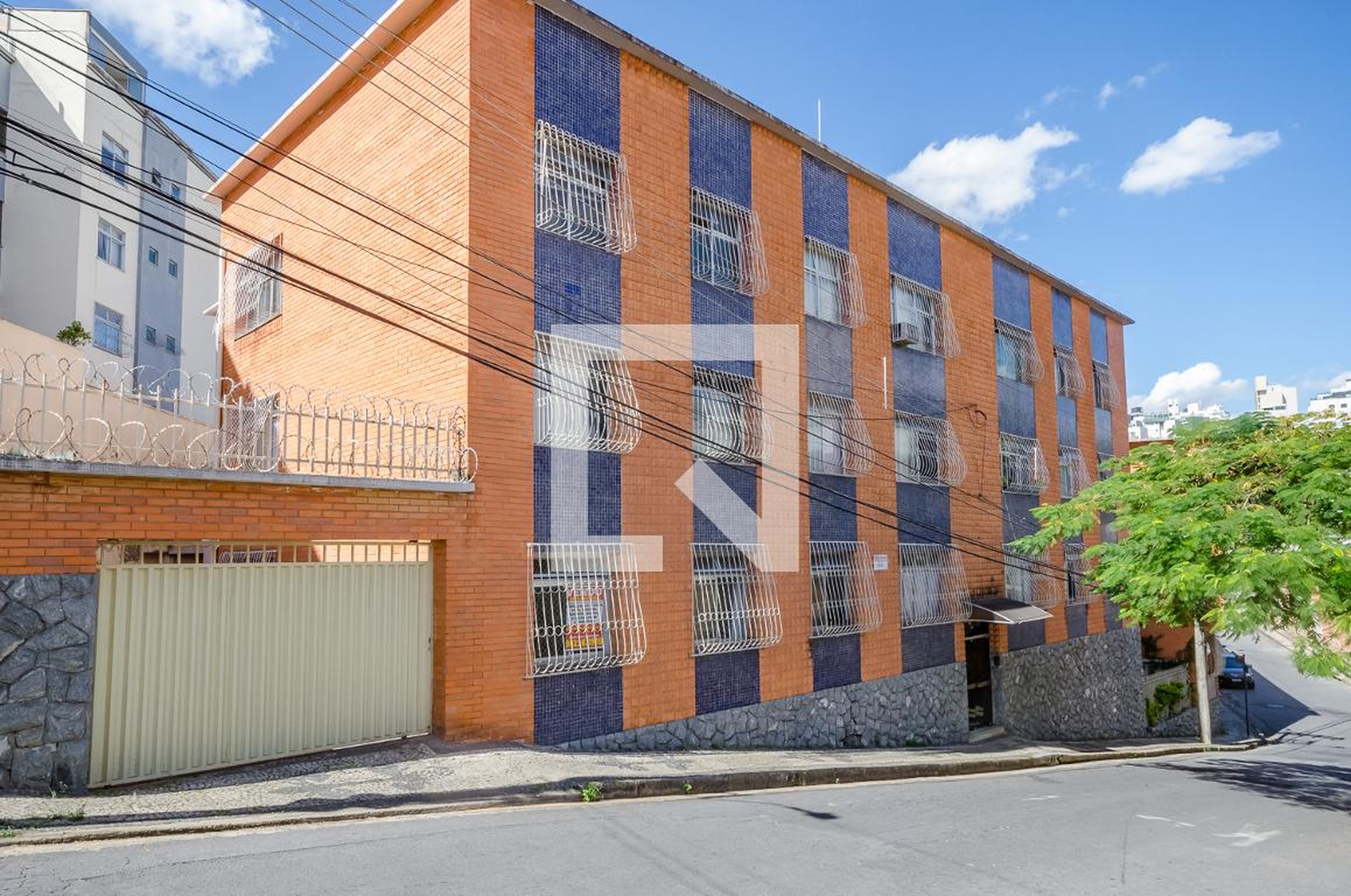 Fachada Condomínio em Rua Contria, 155