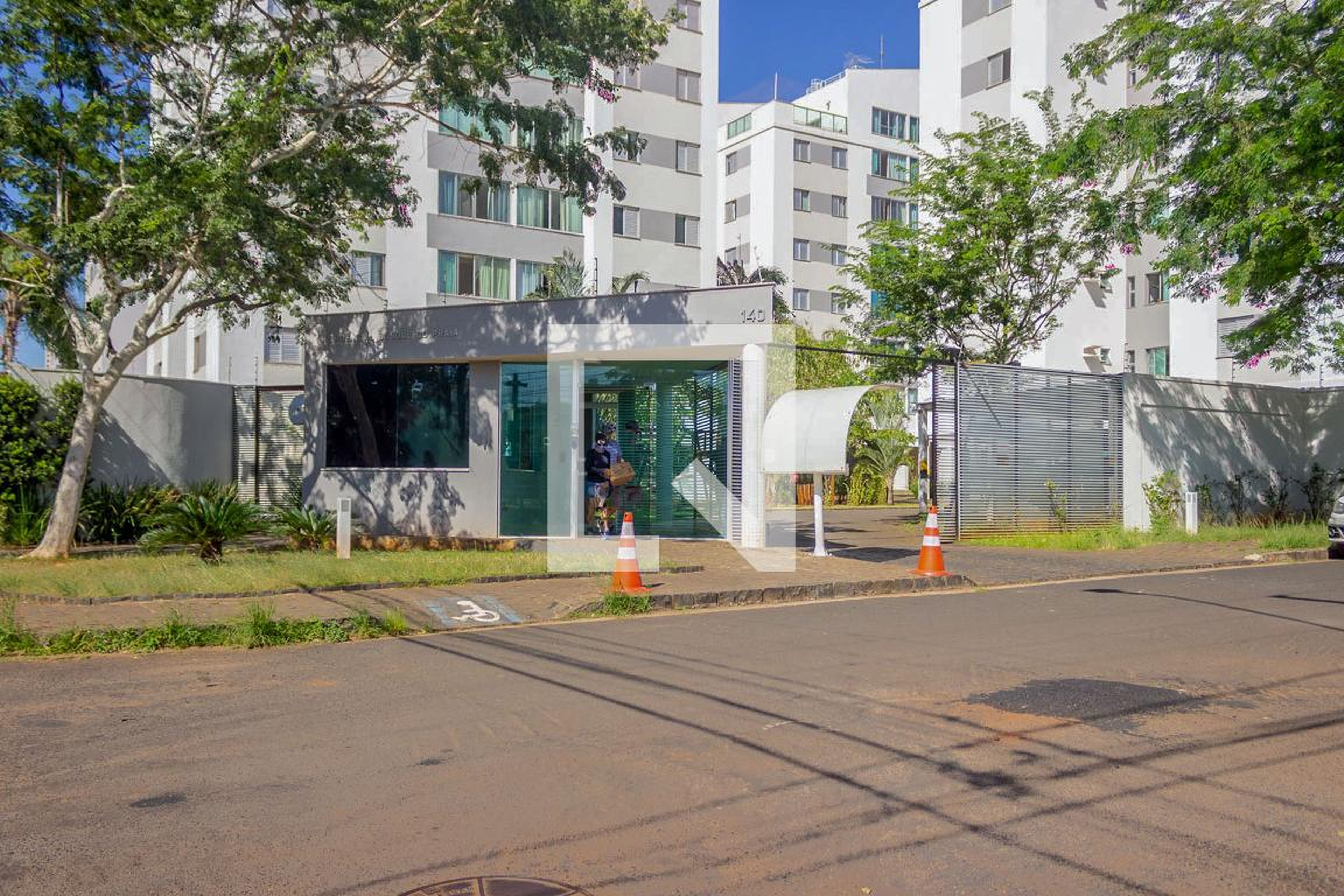 Fachada Condomínio Bosque do Praia