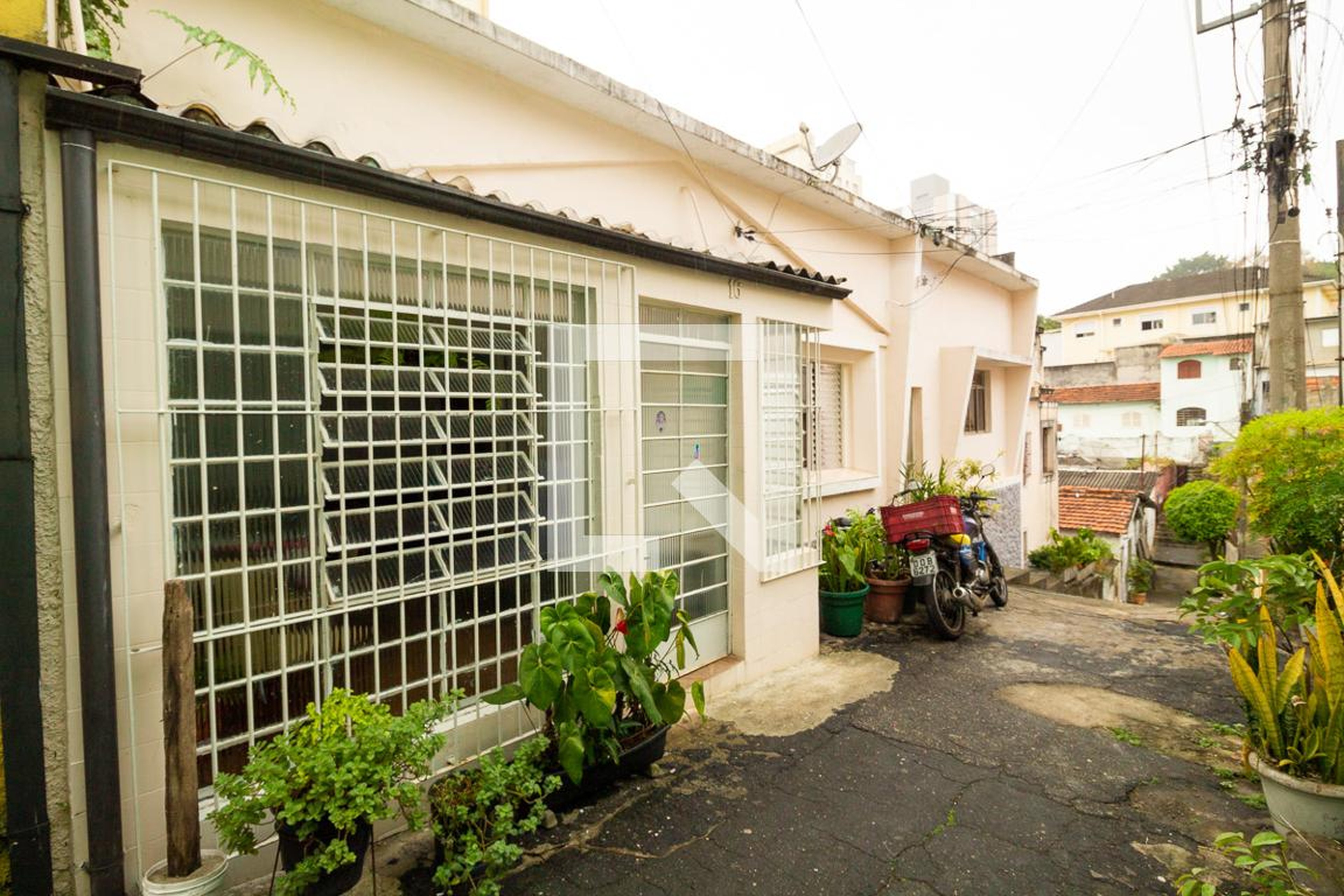 Fachada Condomínio em Rua Padre Machado, 442