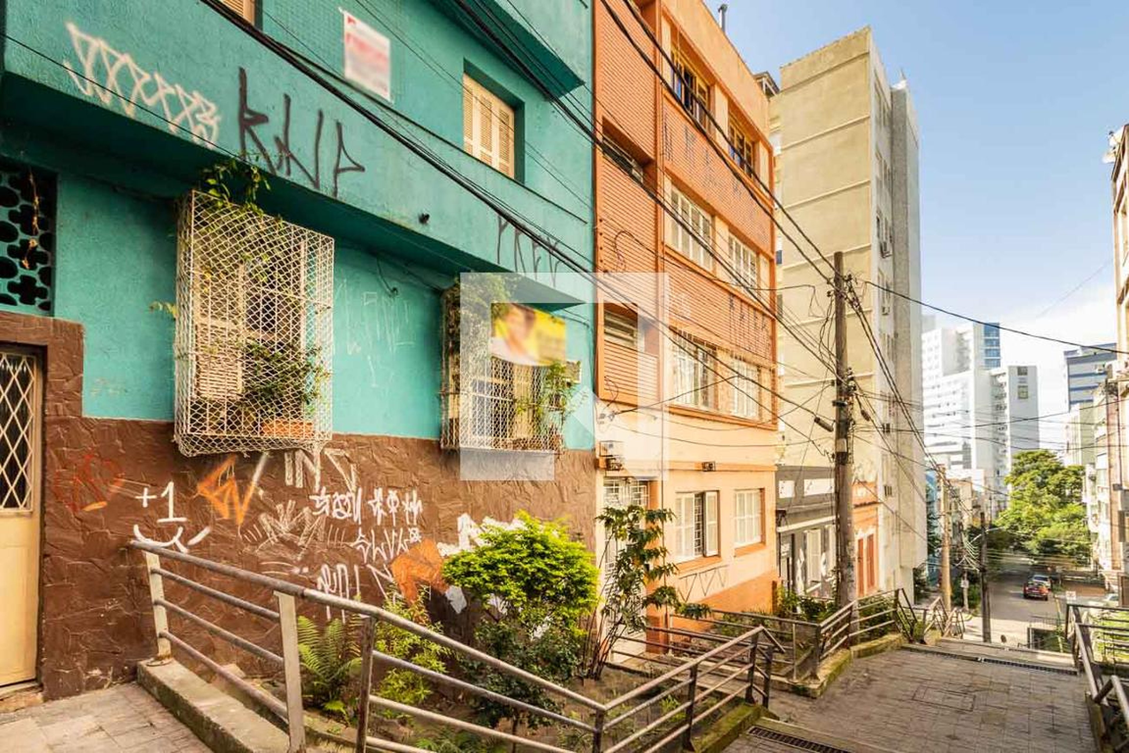 Fachada Condomínio em Rua 24 de Maio, 76