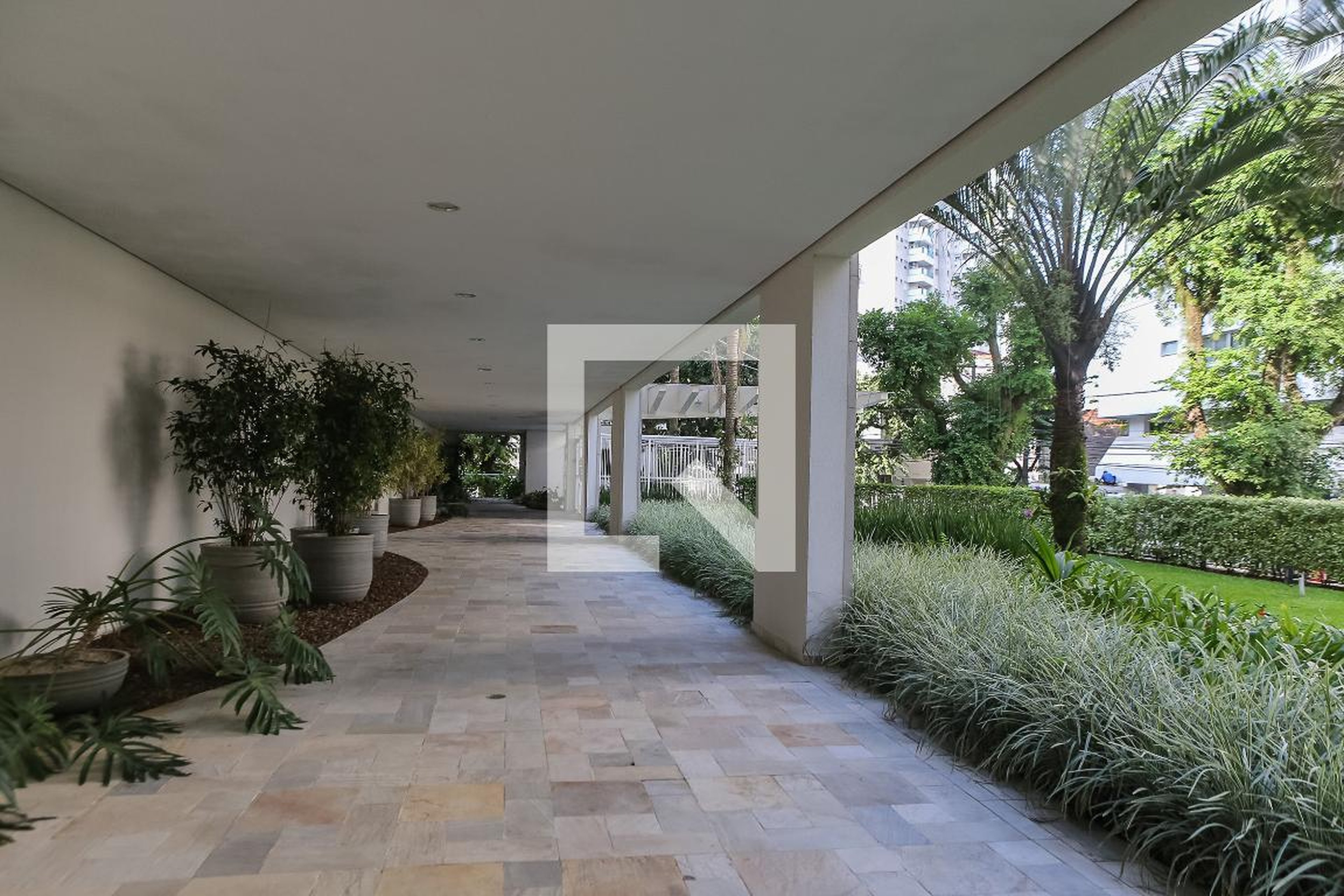 Entrada - Coral Gables