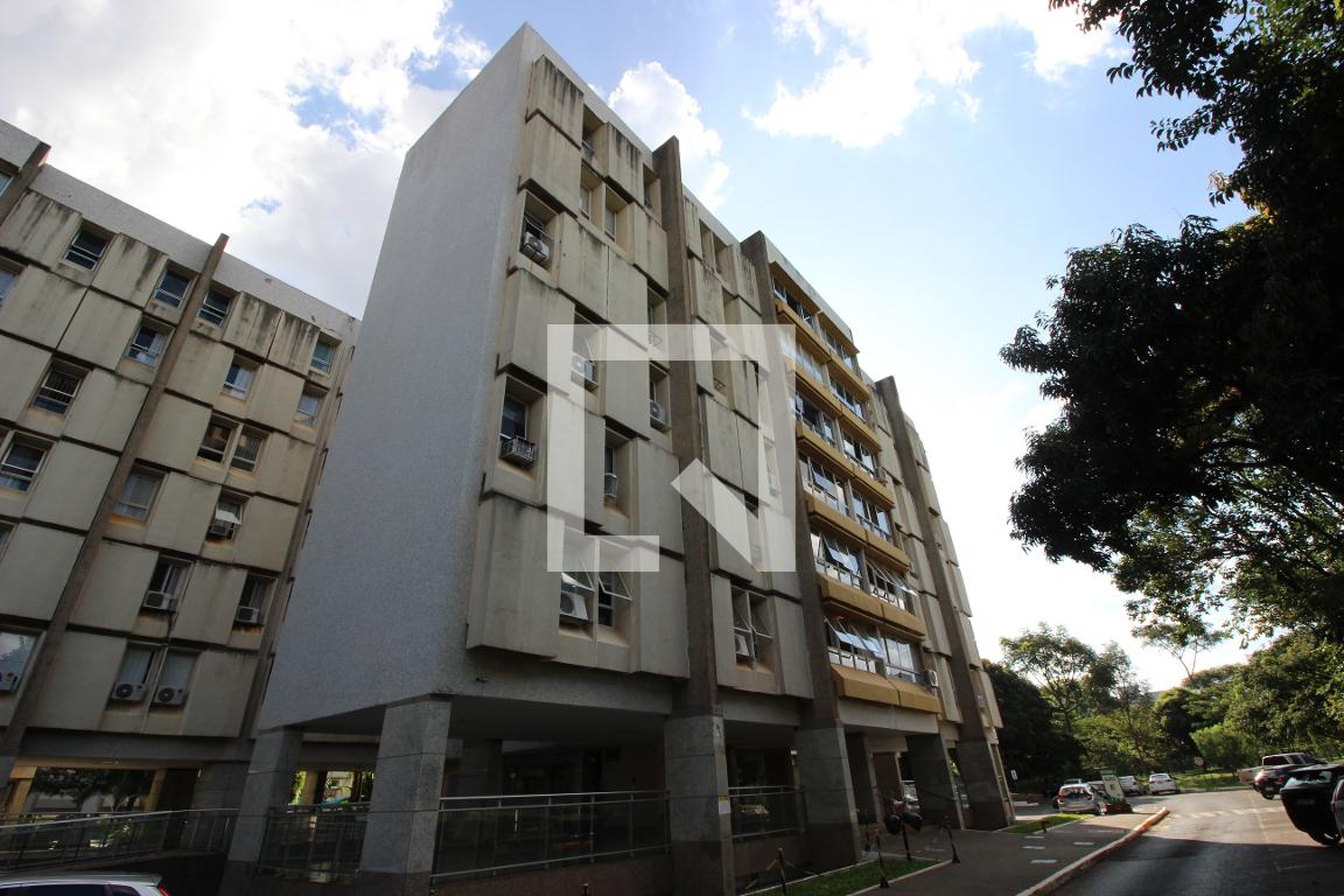 Fachada Condomínio em AOS 5 Bloco D, 406