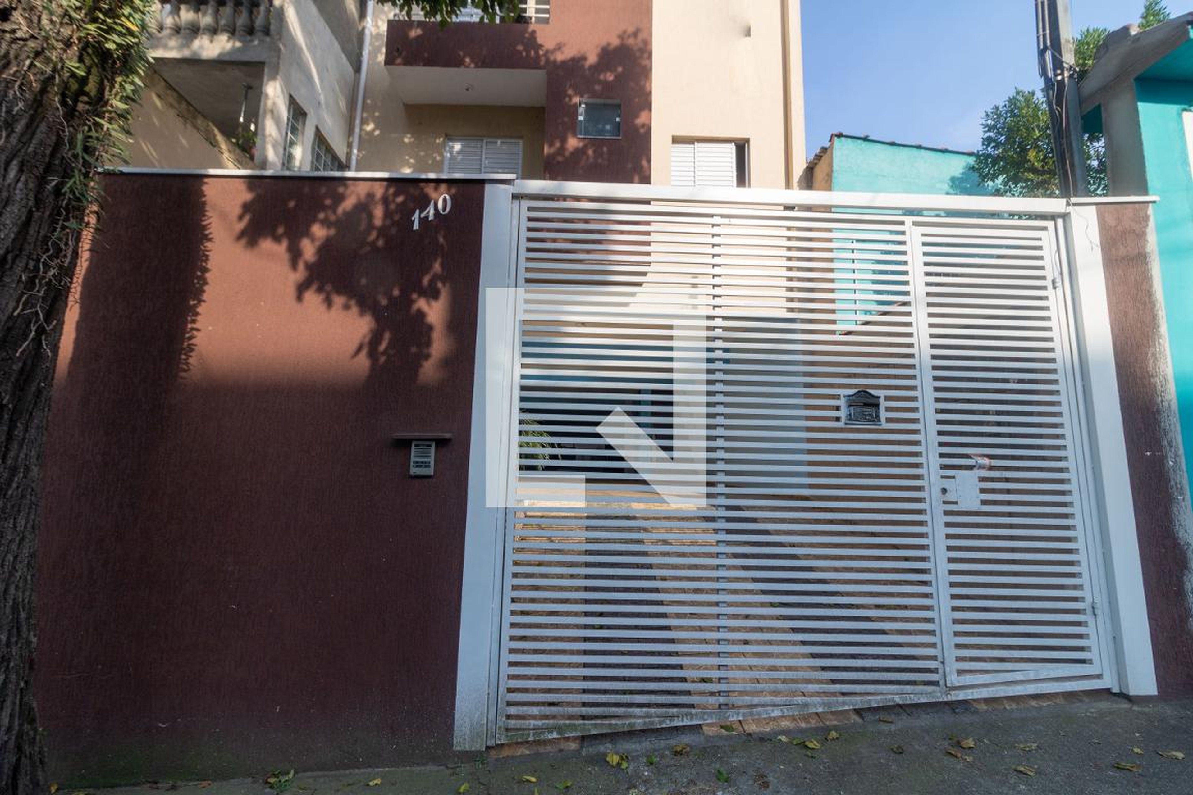 Fachada Condomínio em Rua das Maravilhas, 140