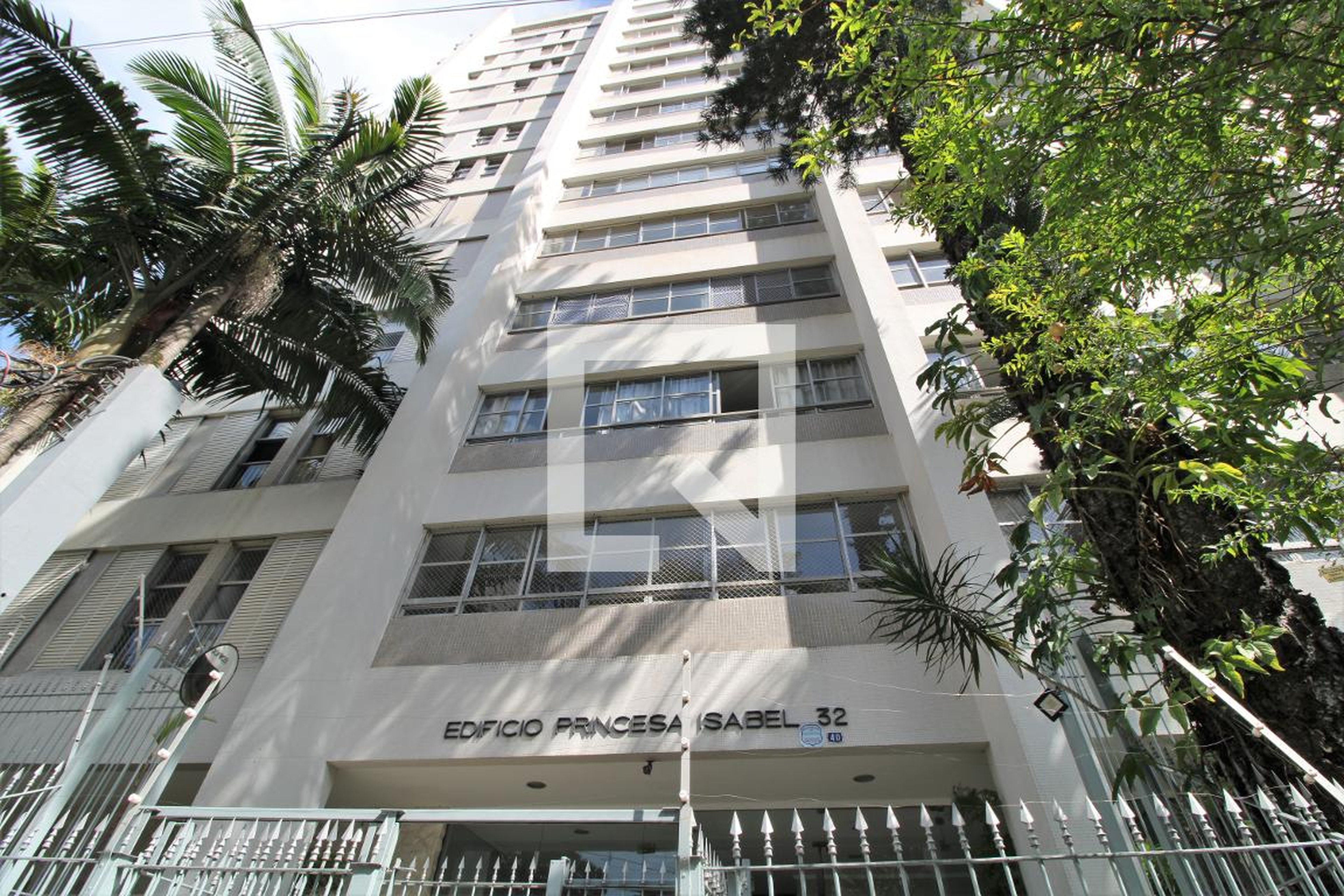 Fachada do Prédio Condomínio em Rua José dos Santos Júnior, 32/40