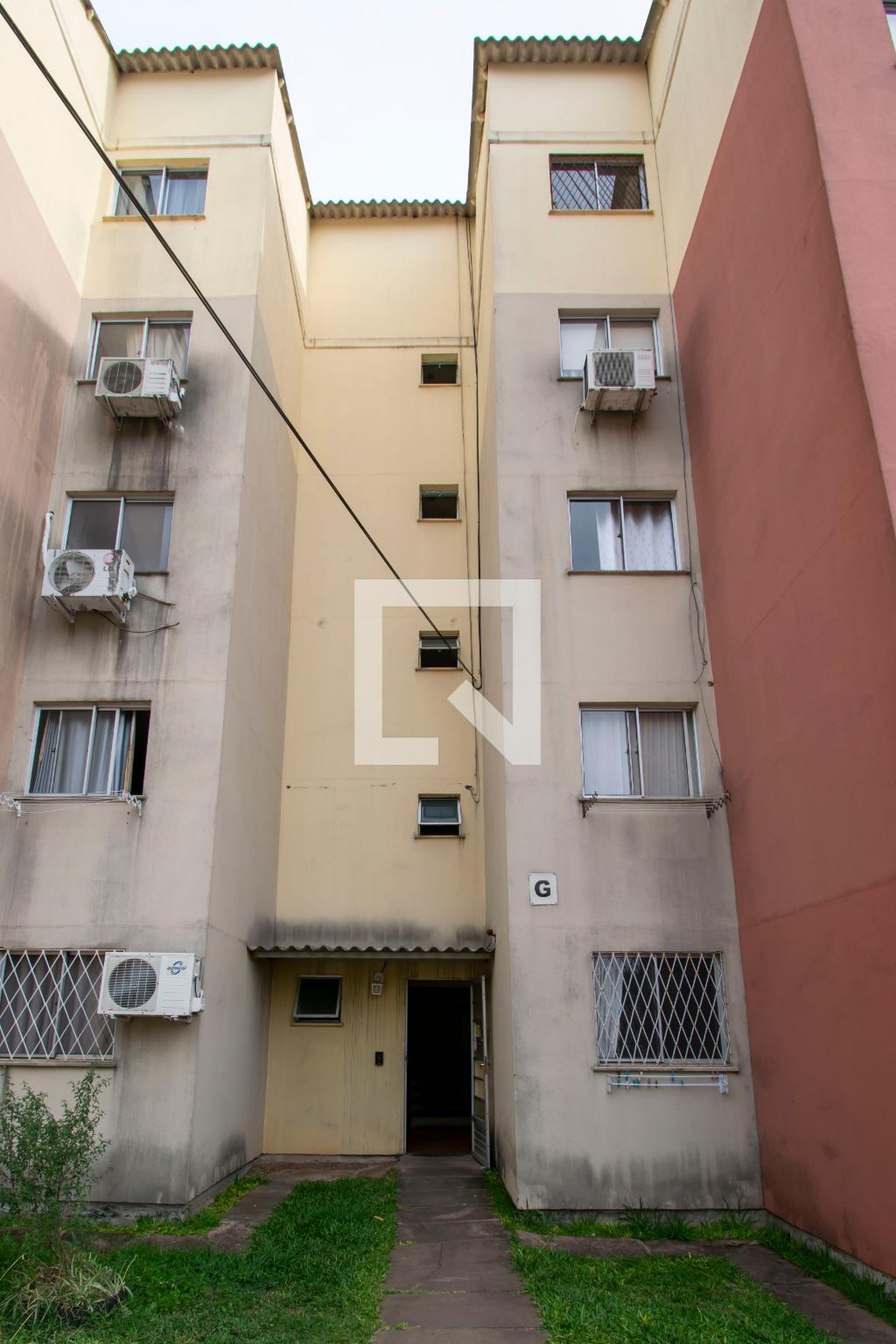 Fachada Condomínio em Rua Tomé Antônio de Souza, 210