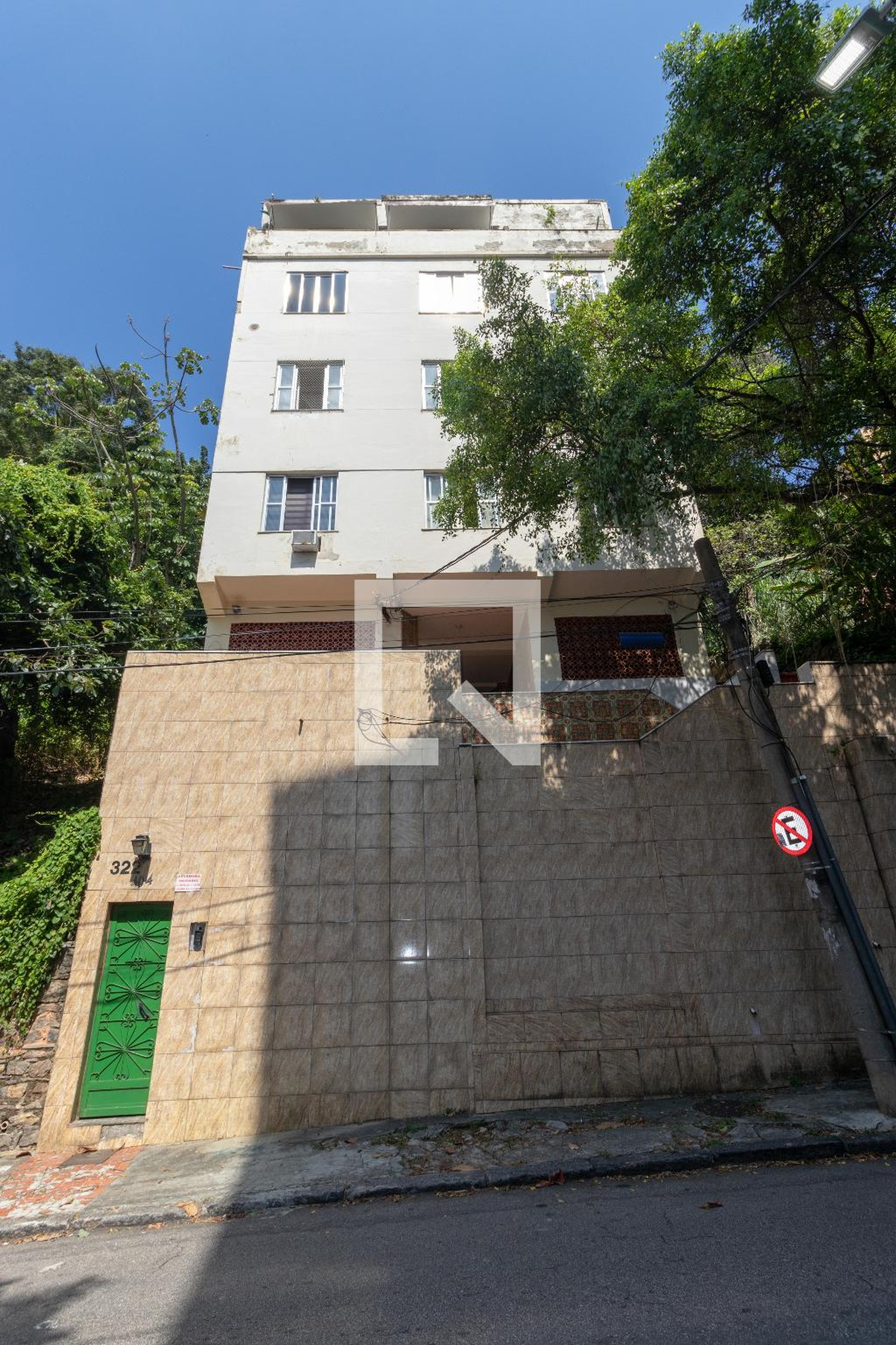 Fachada Condomínio em Rua Cardeal Dom Sebastião Leme, 322