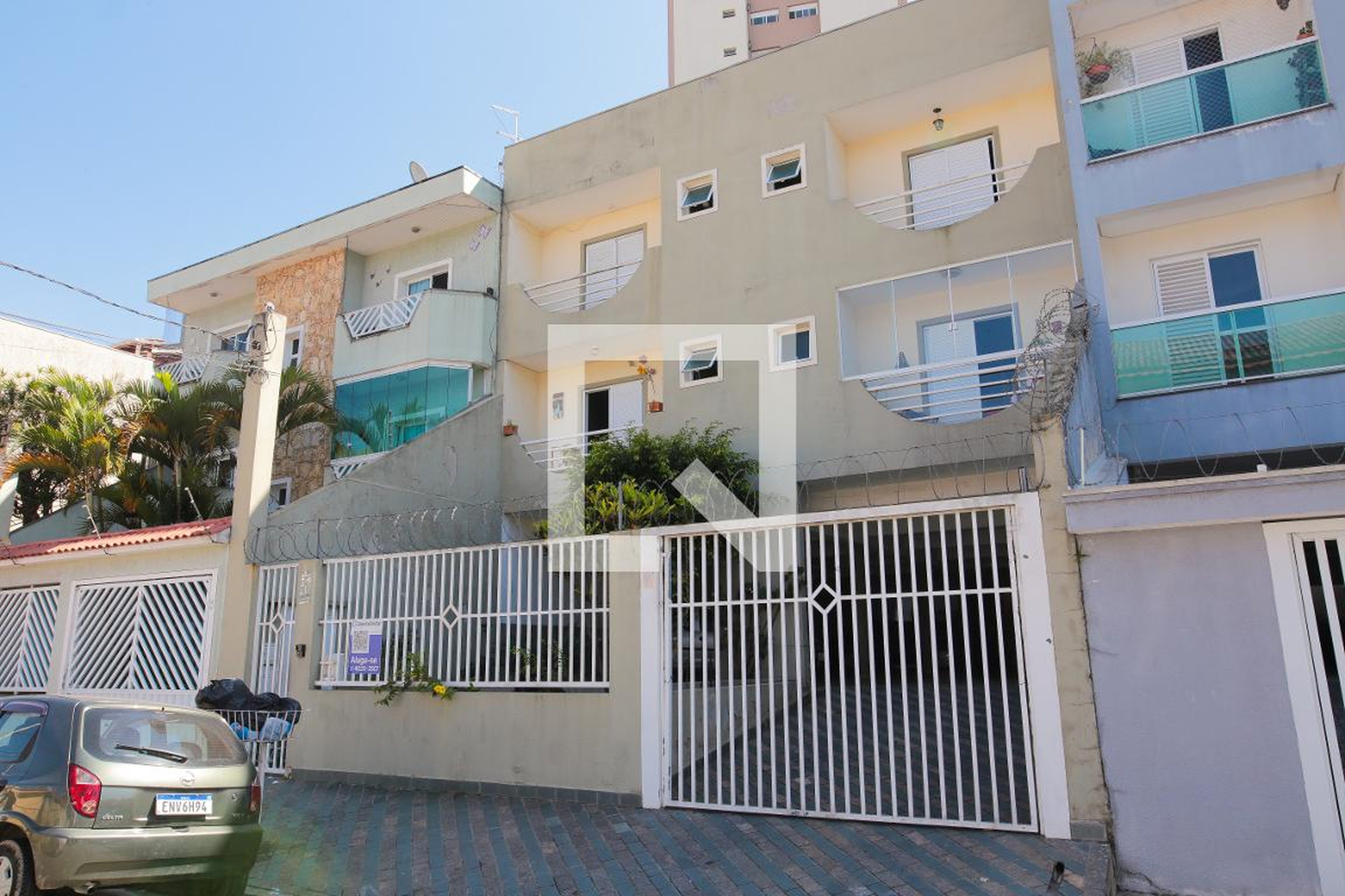 Fachada Condomínio em Rua Alencastro, 217