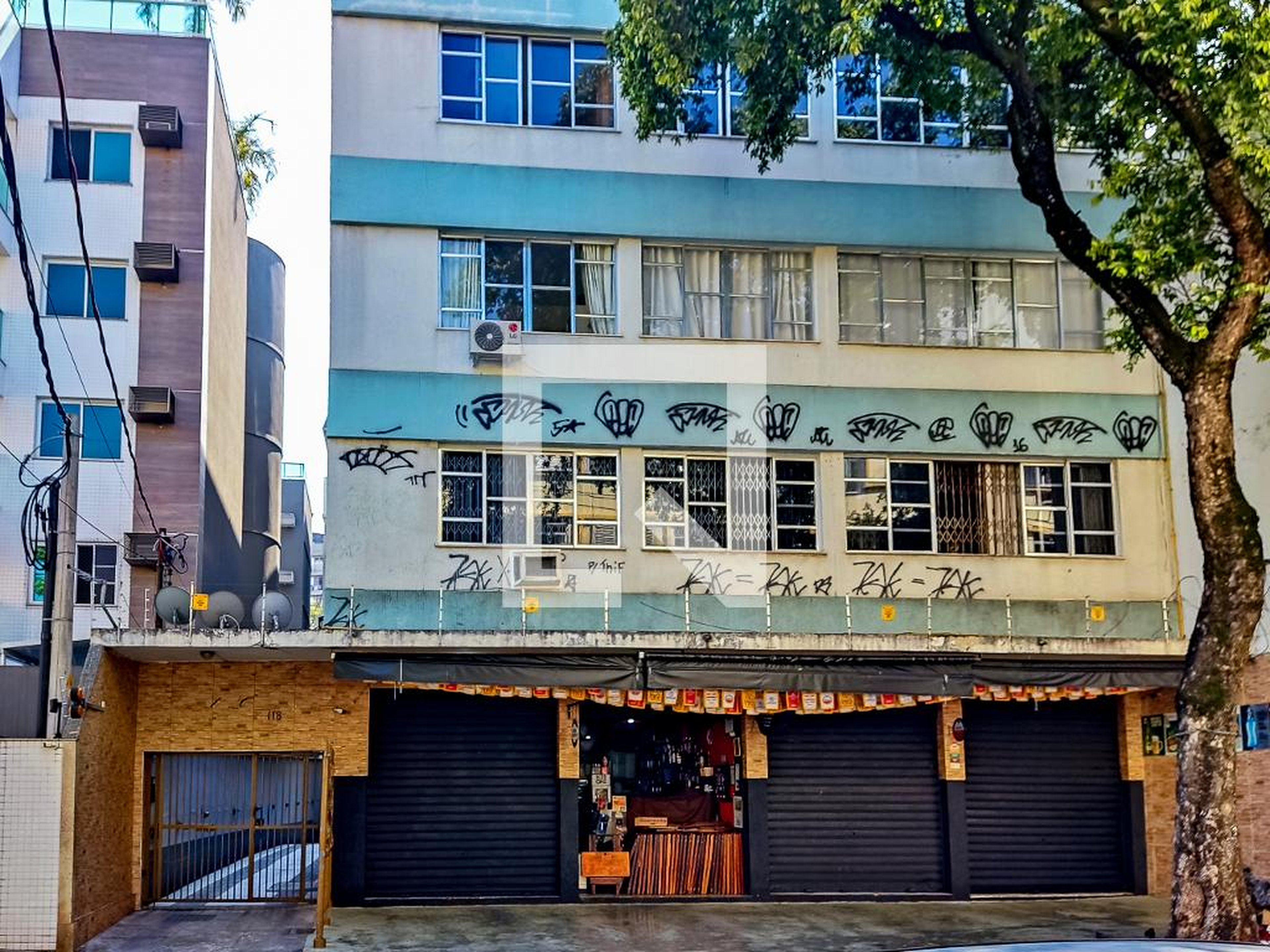 Edifício Condomínio em Rua Torres Homem, 118