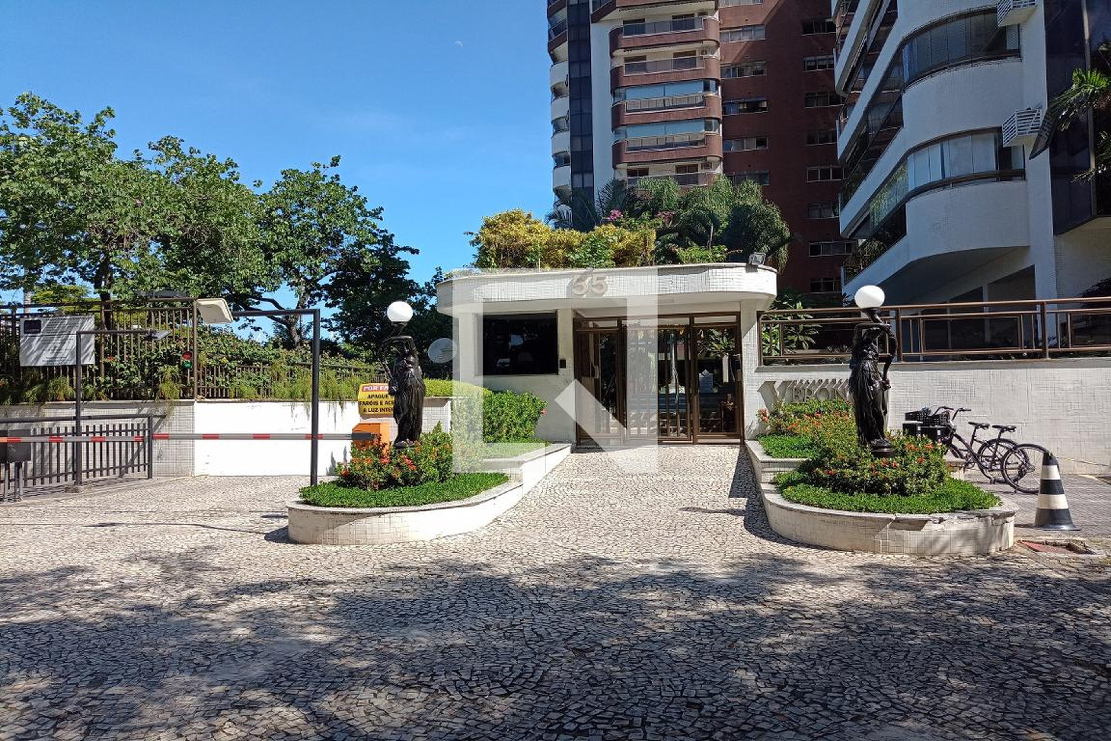 Fachada do Condomínio Condomínio Rio 2