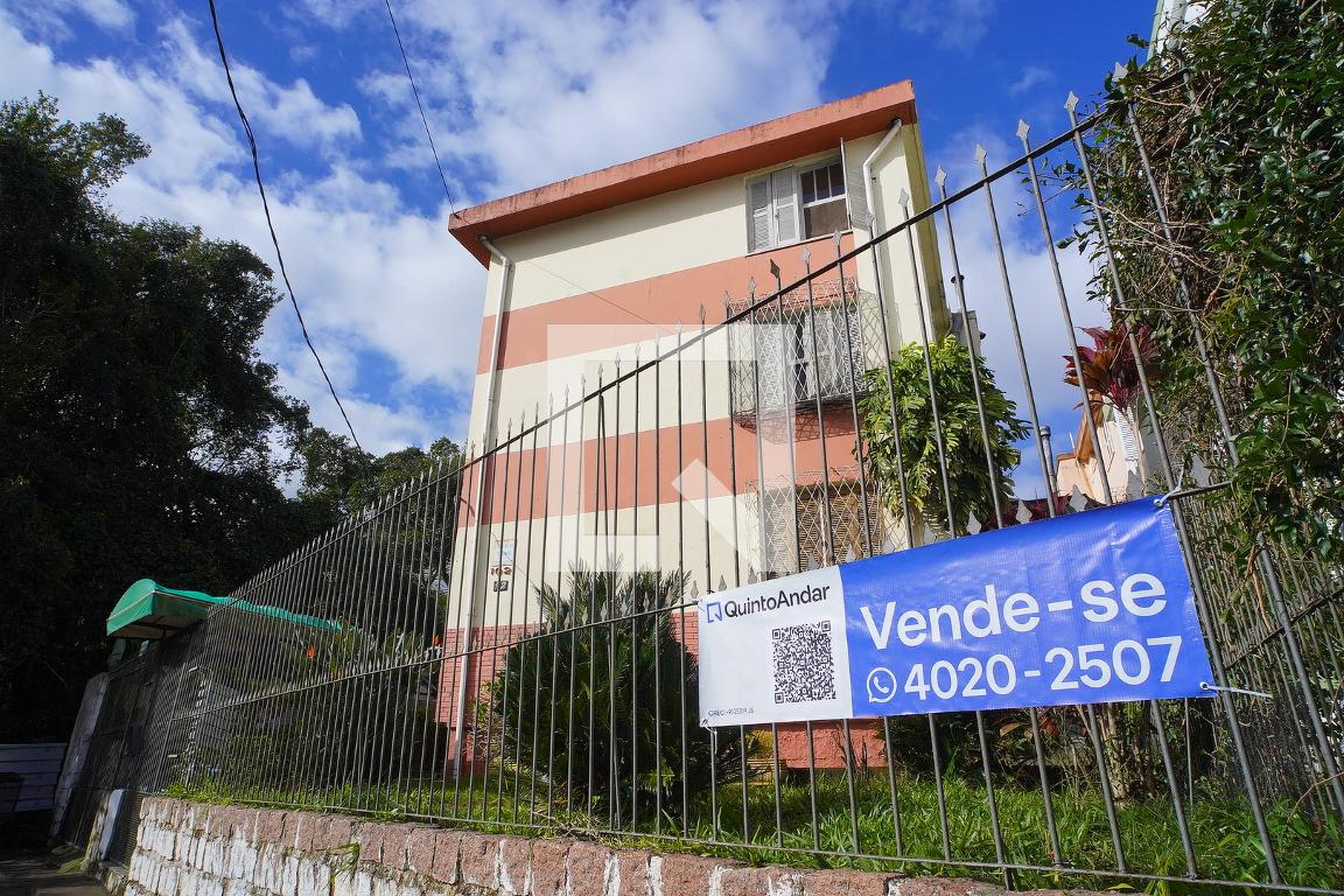 Fachada do Condomínio Condomínio em Rua Engenheiro Antônio Carlos Tibiriçá, 102