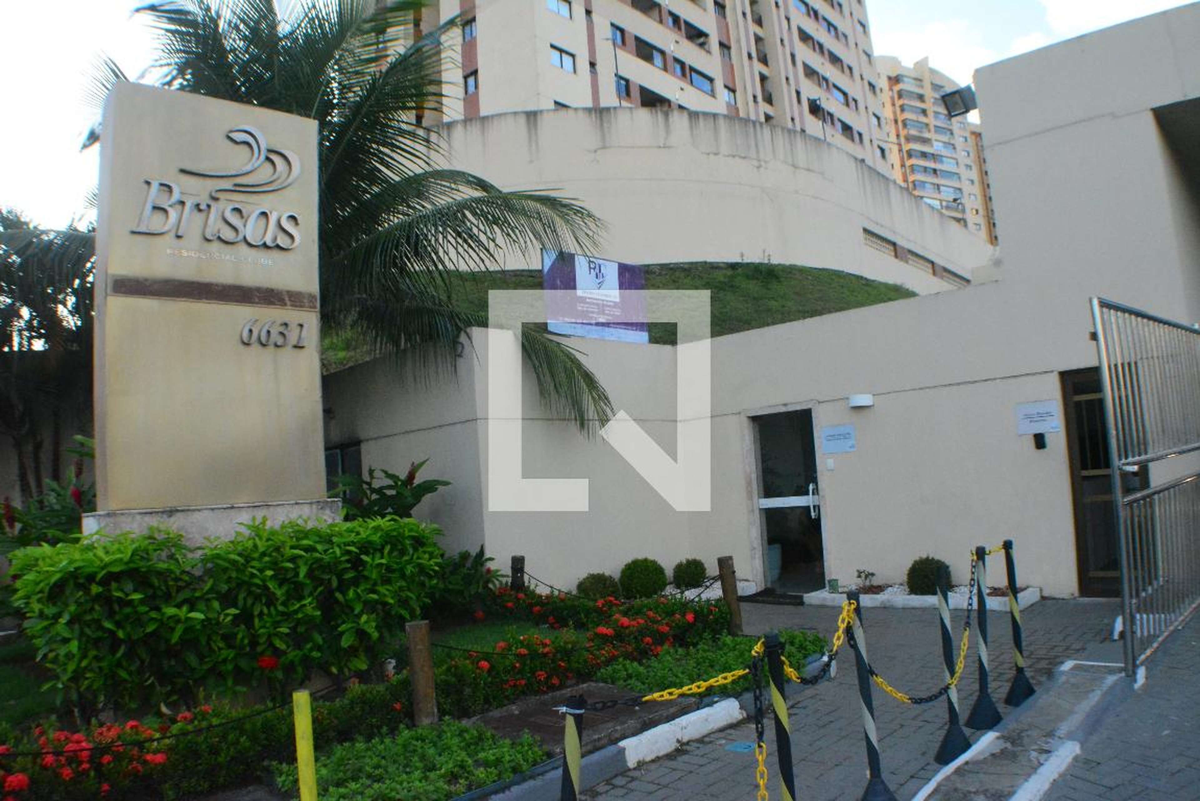 Fachada do Condomínio Condomínio em Rua Aymoré Moreira, 775