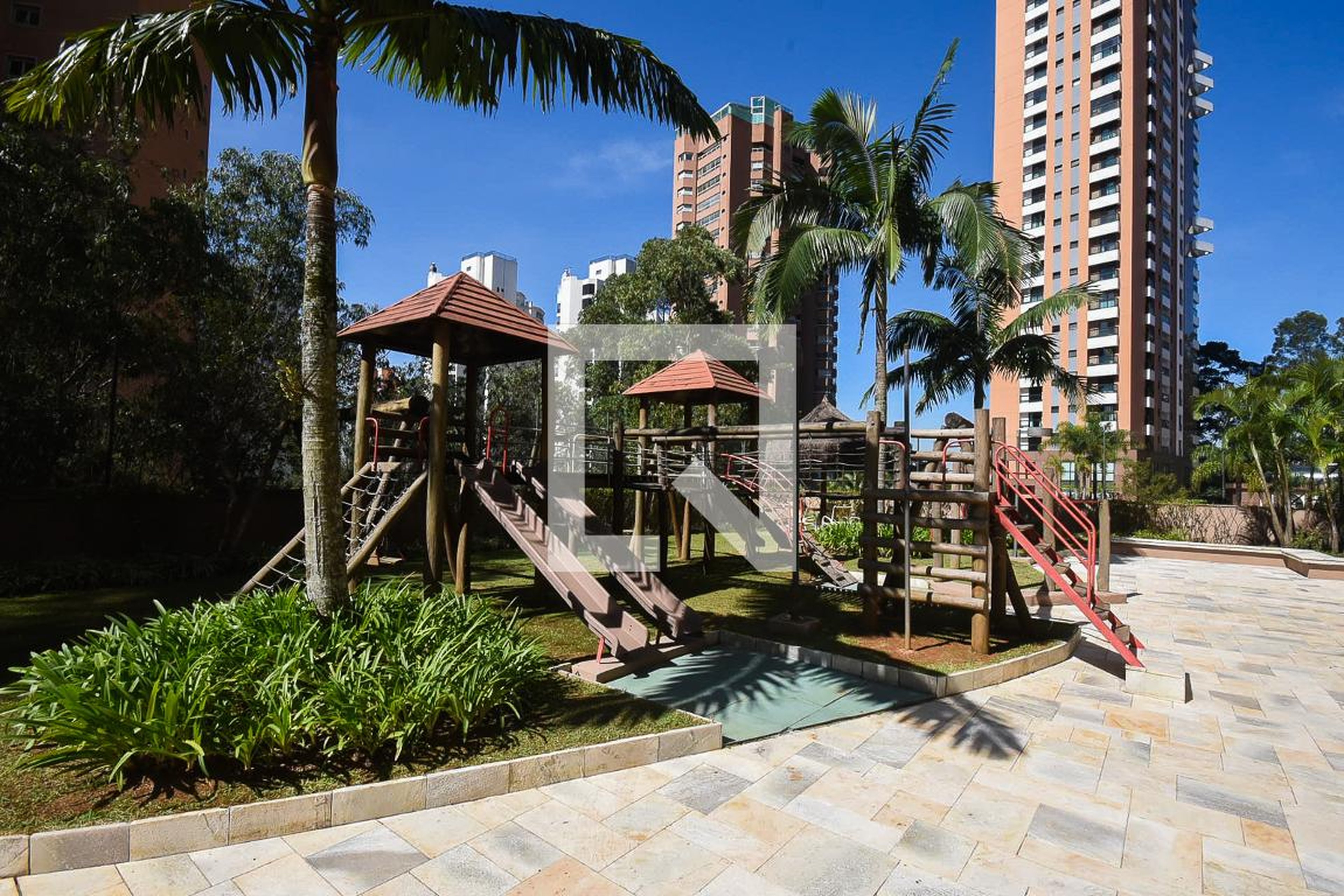 Playground - Voo do Tangara