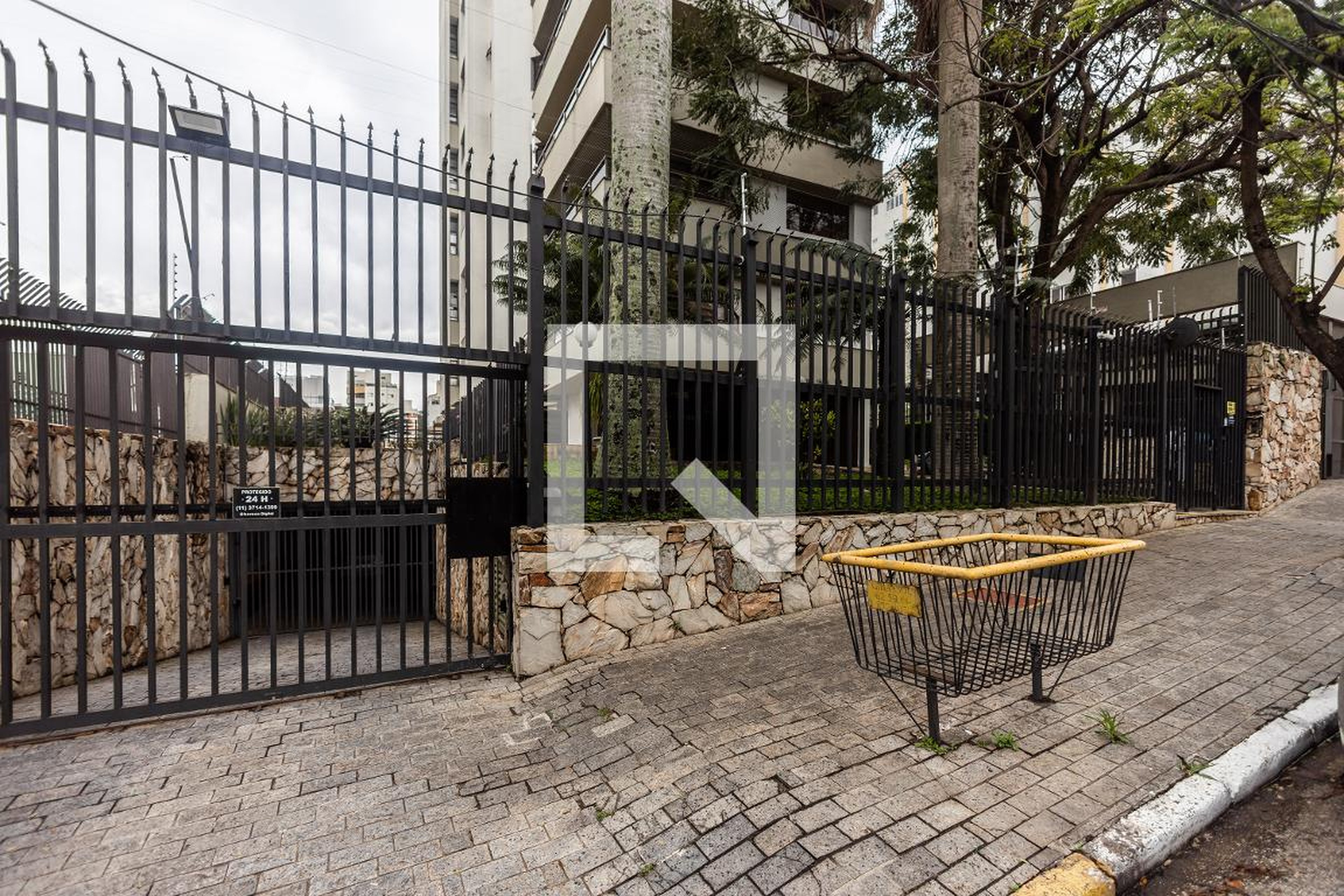 Fachada do condomínio Condomínio Porto Seguro