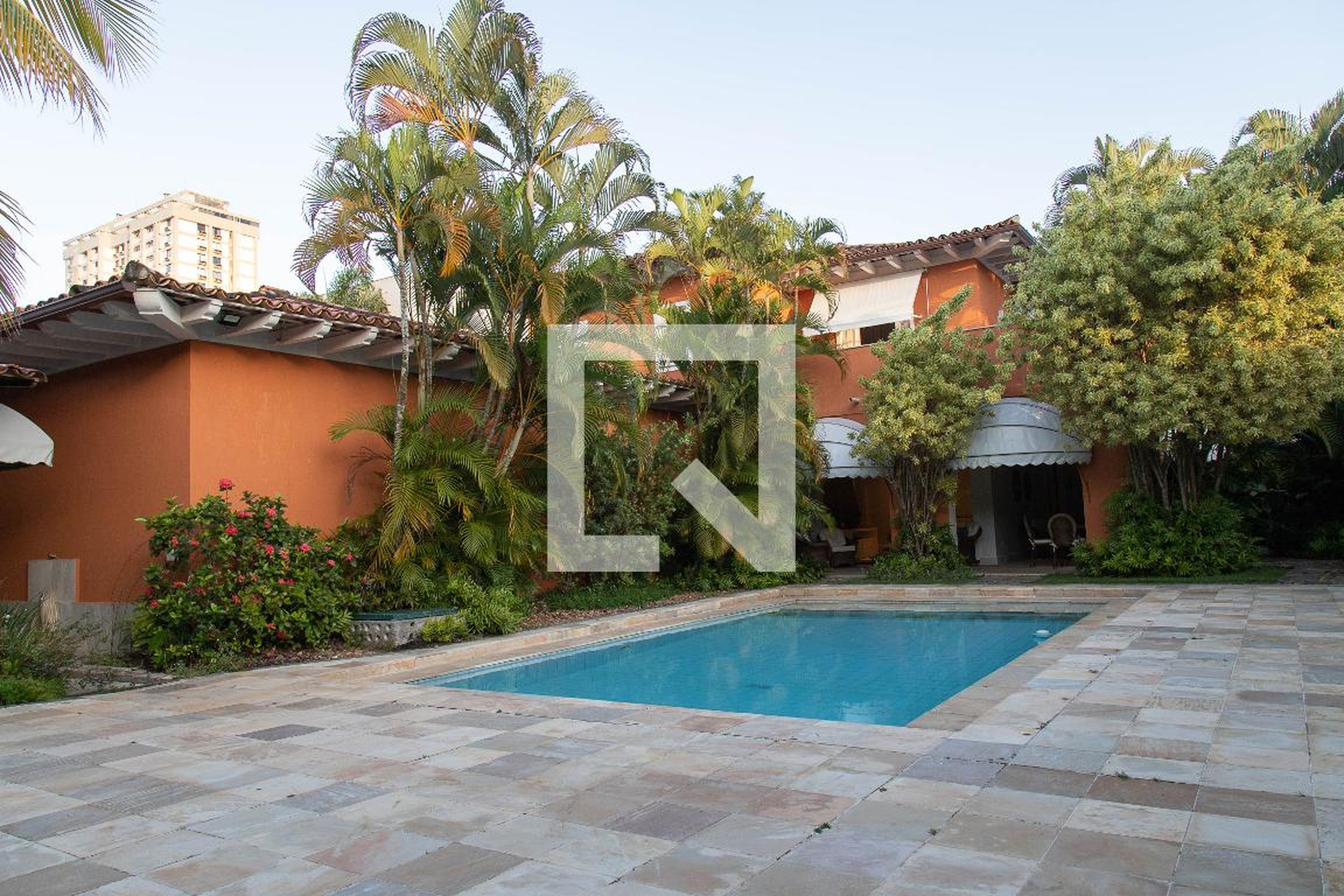 Piscina Condomínio Novo Leblon