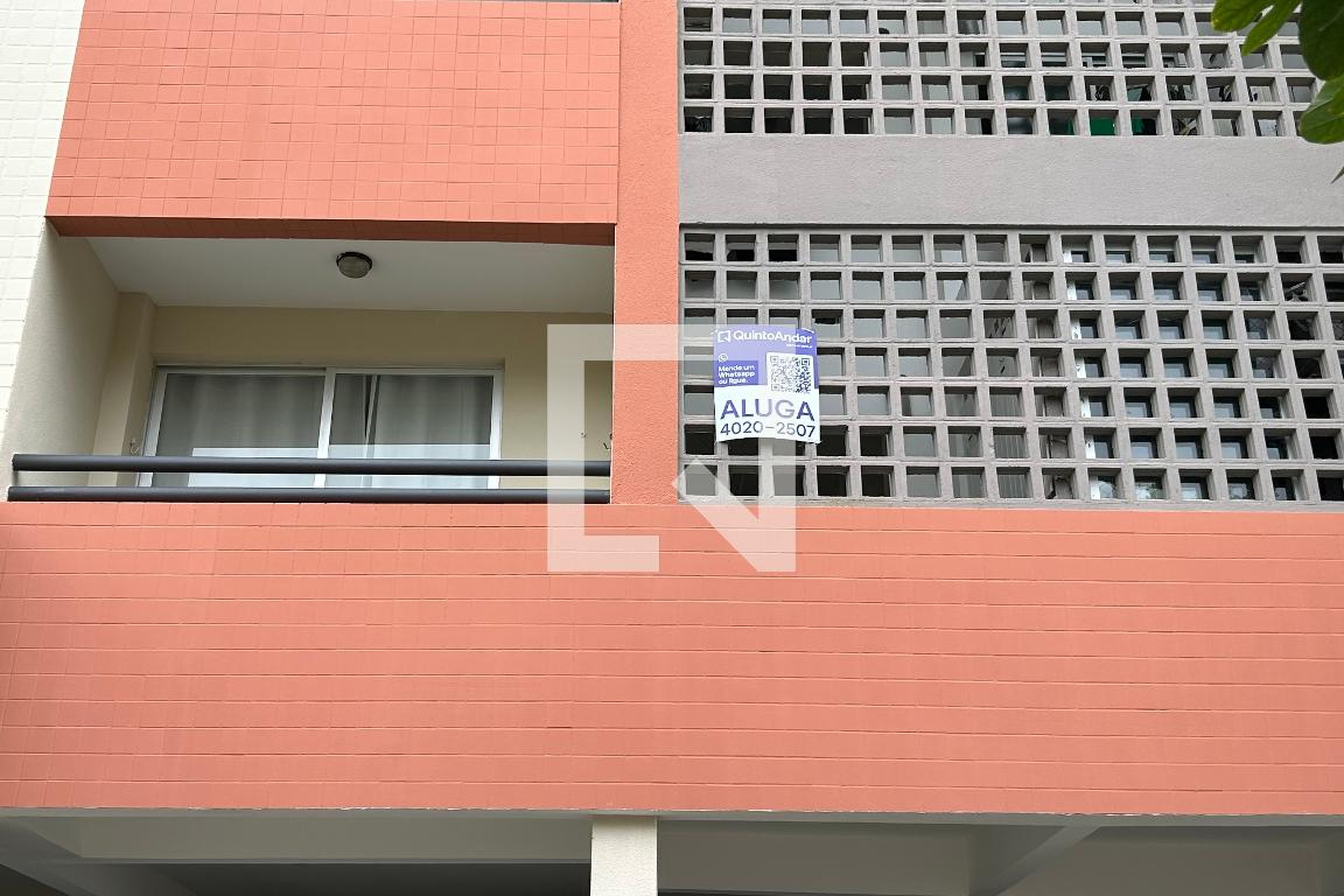 Fachada Condomínio em Rua Florenza, 75