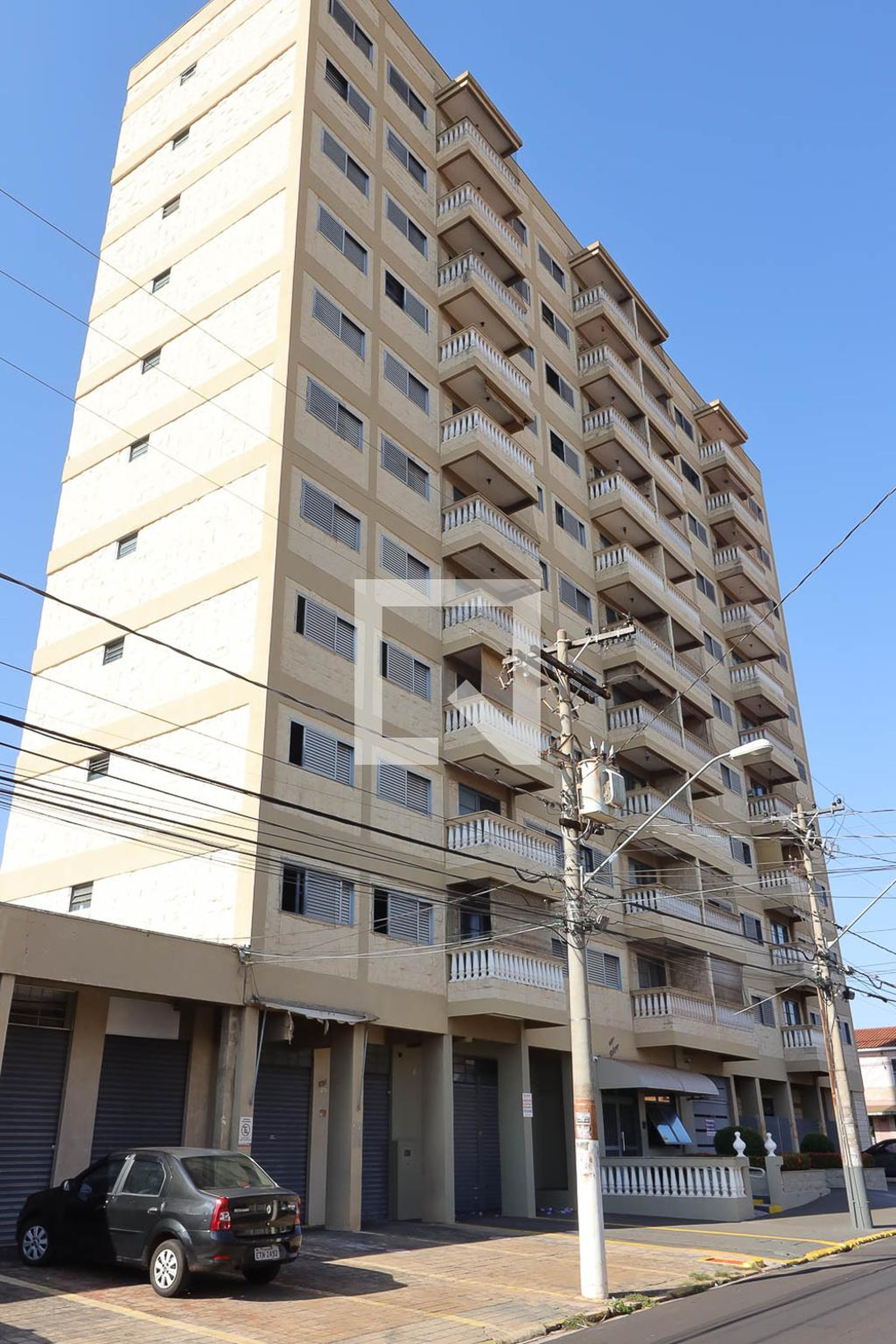 Fachada Condomínio em Rua Conselheiro Dantas, 705