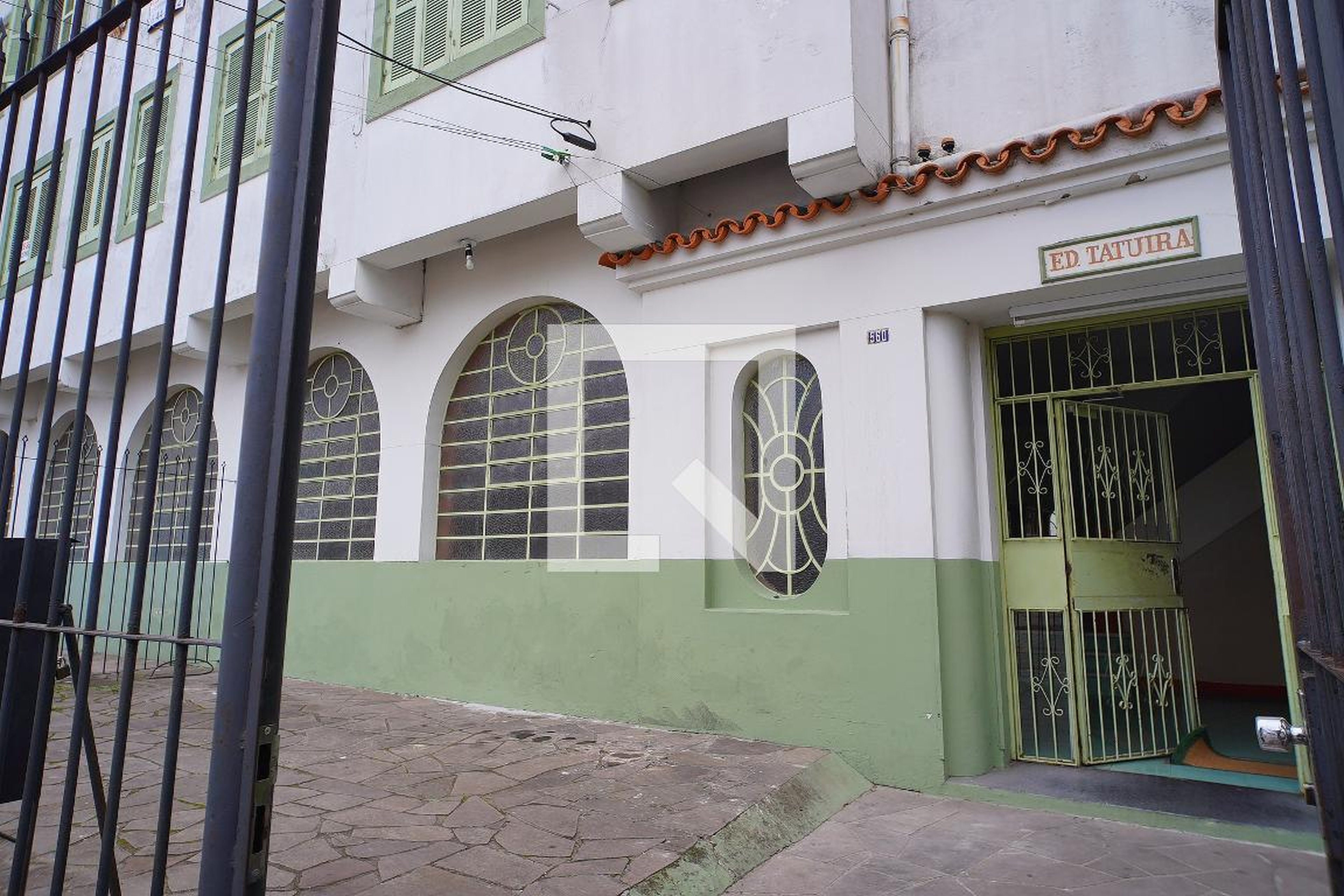 Fachada do Condomínio Condomínio em Rua Álvaro Chaves, 560 - A