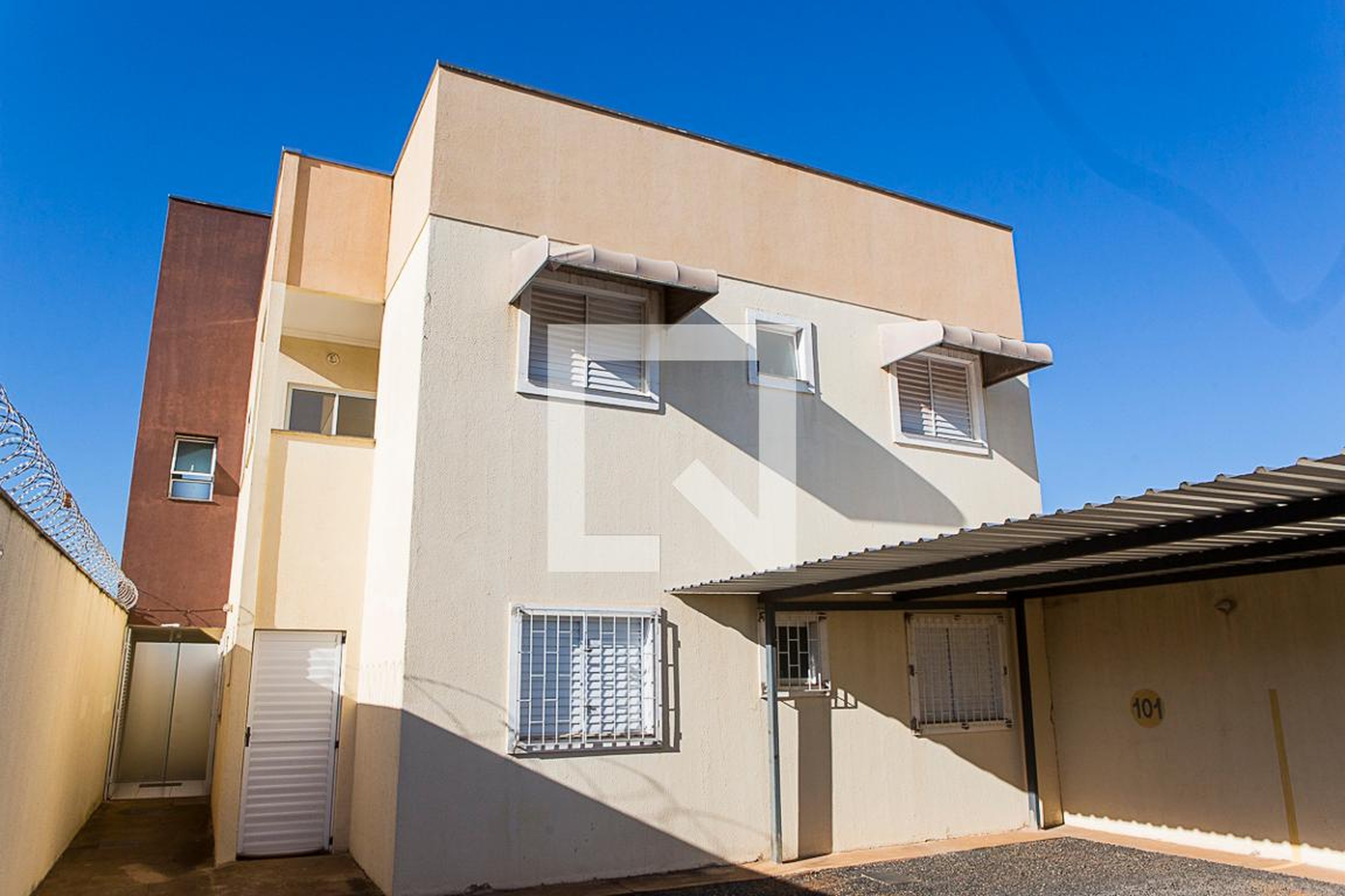 Fachada do Prédio Condomínio em Alameda Jardim Holanda, 1257