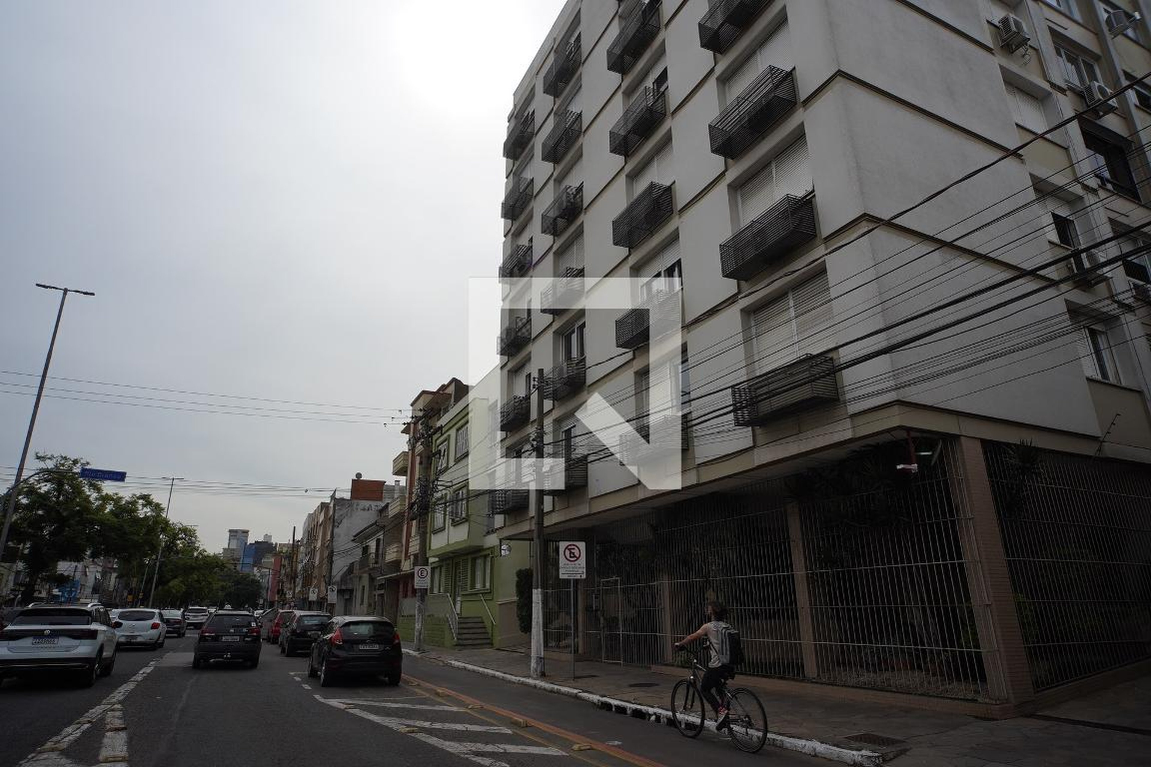 Fachada do Condomínio Condomínio em Rua Mariante, 940