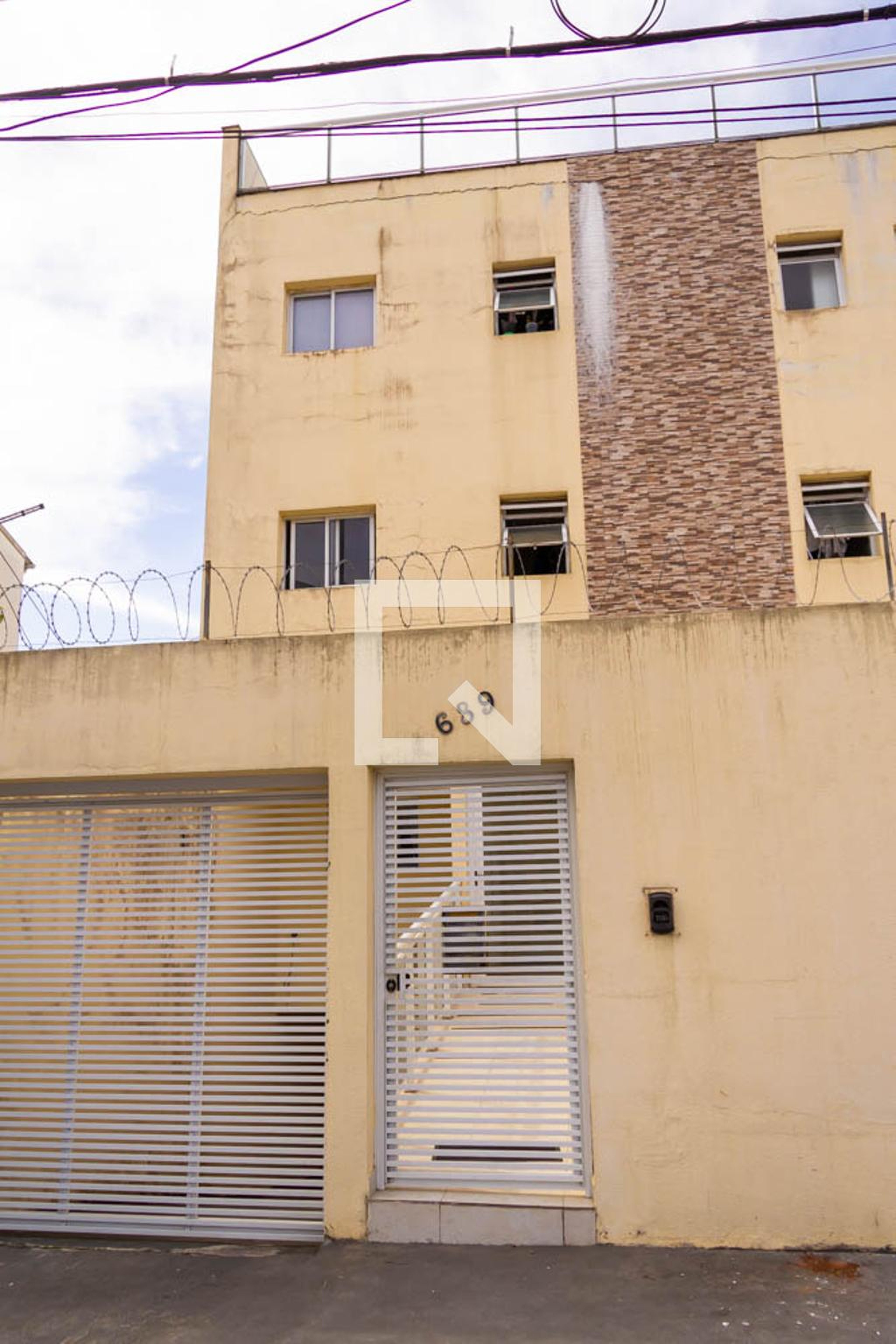 Fachada Condomínio em Rua Doutor Amâncio de Carvalho, 689