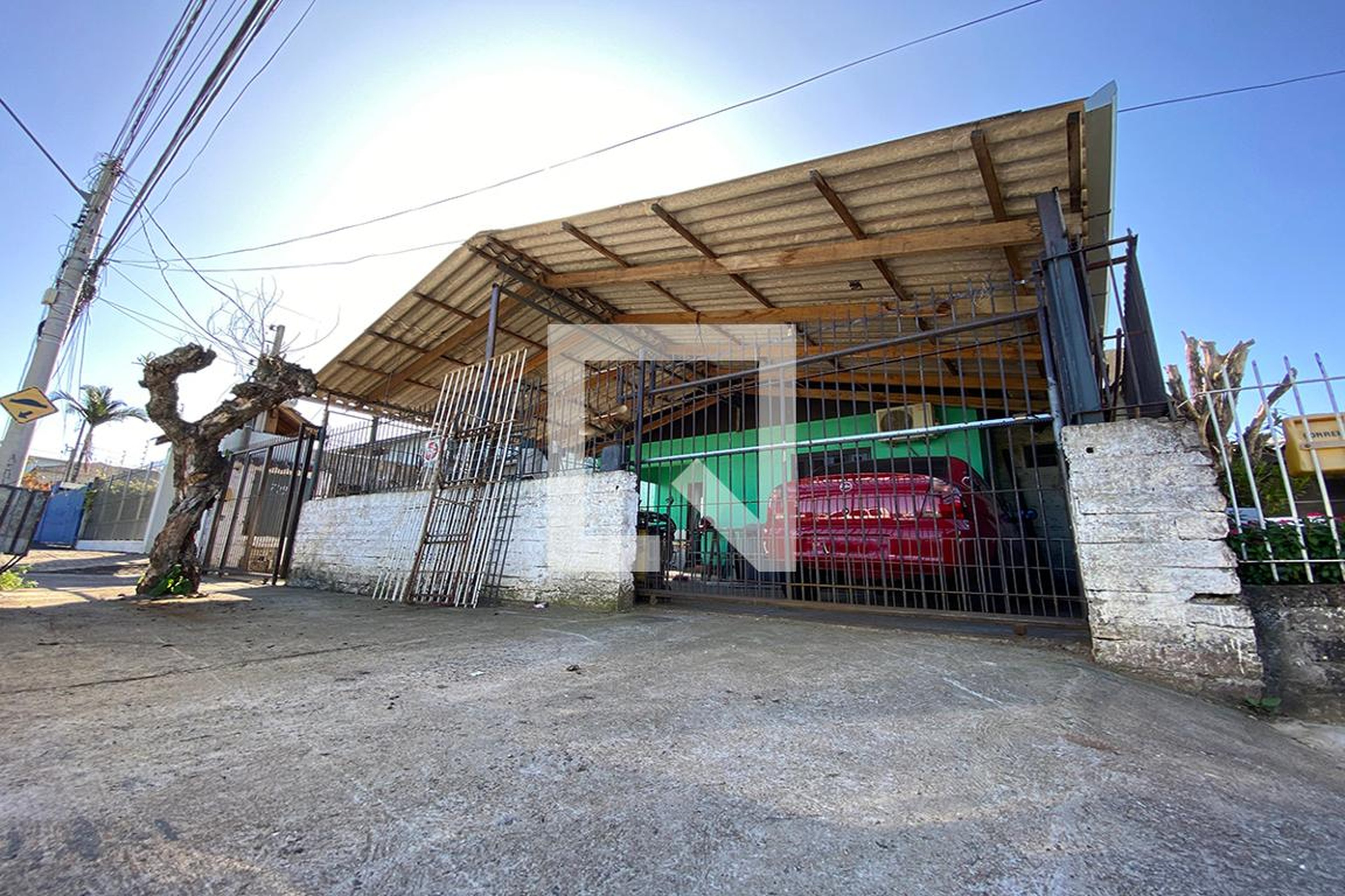 Fachada Condomínio em Rua Sevilha, 709